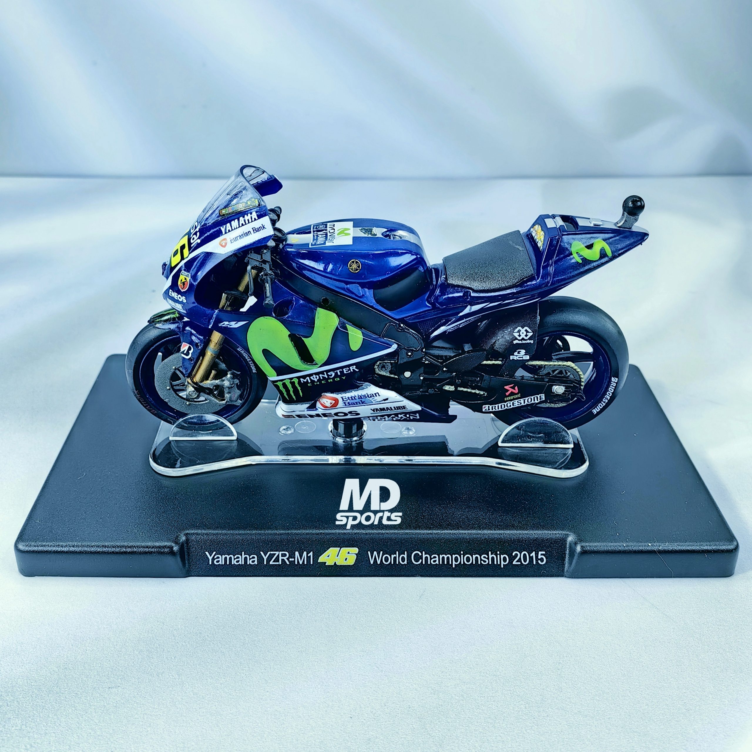 Moto GP Yamaha YZR-M1 2015 #46 Valentino Rossi 1:18