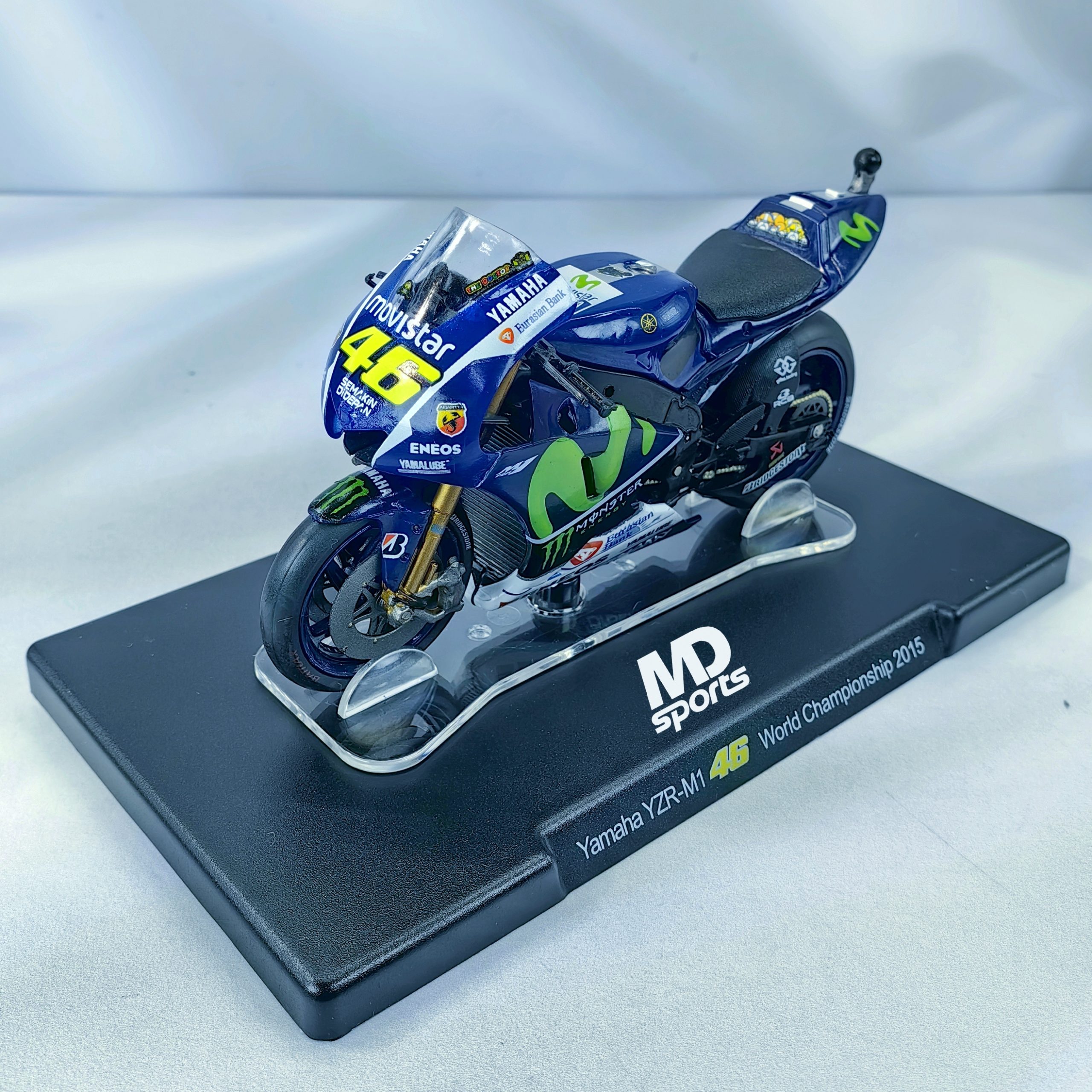 Moto GP Yamaha YZR-M1 2015 #46 Valentino Rossi 1:18