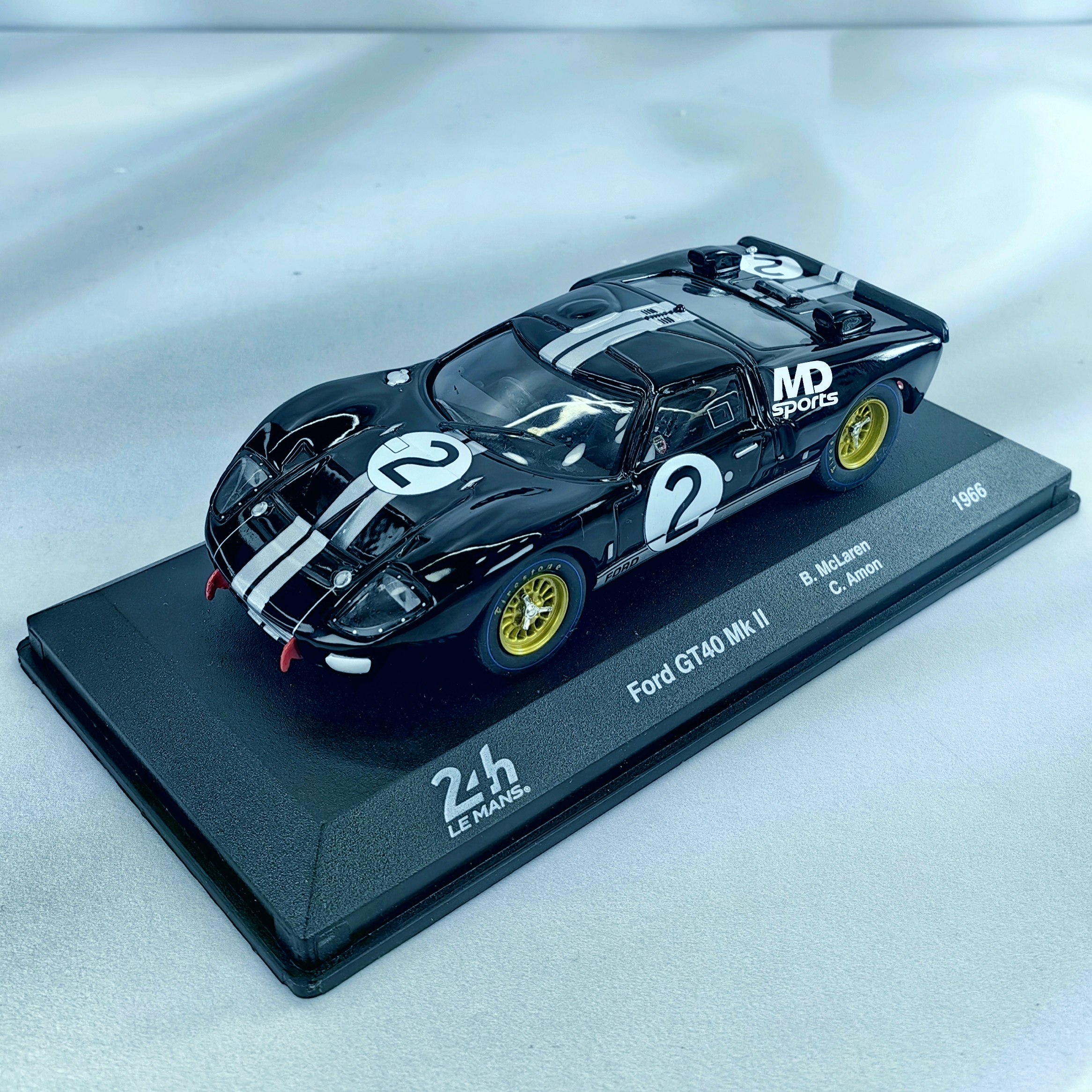 Ford GT40 mk II WEC 24H Lemans 1966 #2 Bruce Mclaren – Chris Amon Caja Acrilica Altaya 1:43