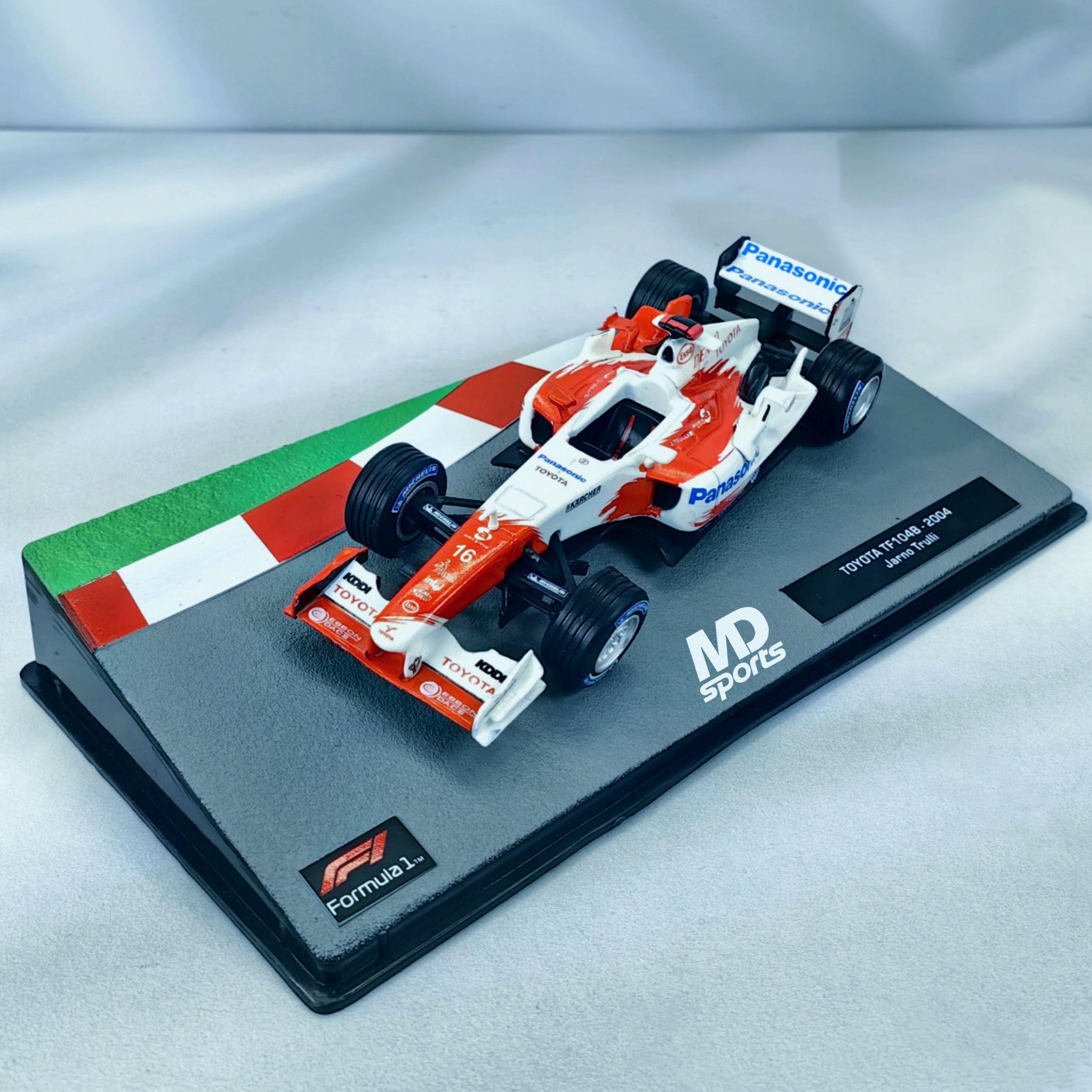 Toyota TF104B 2004 #16 Jarno Trulli Caja Acrilica Altaya 1:43