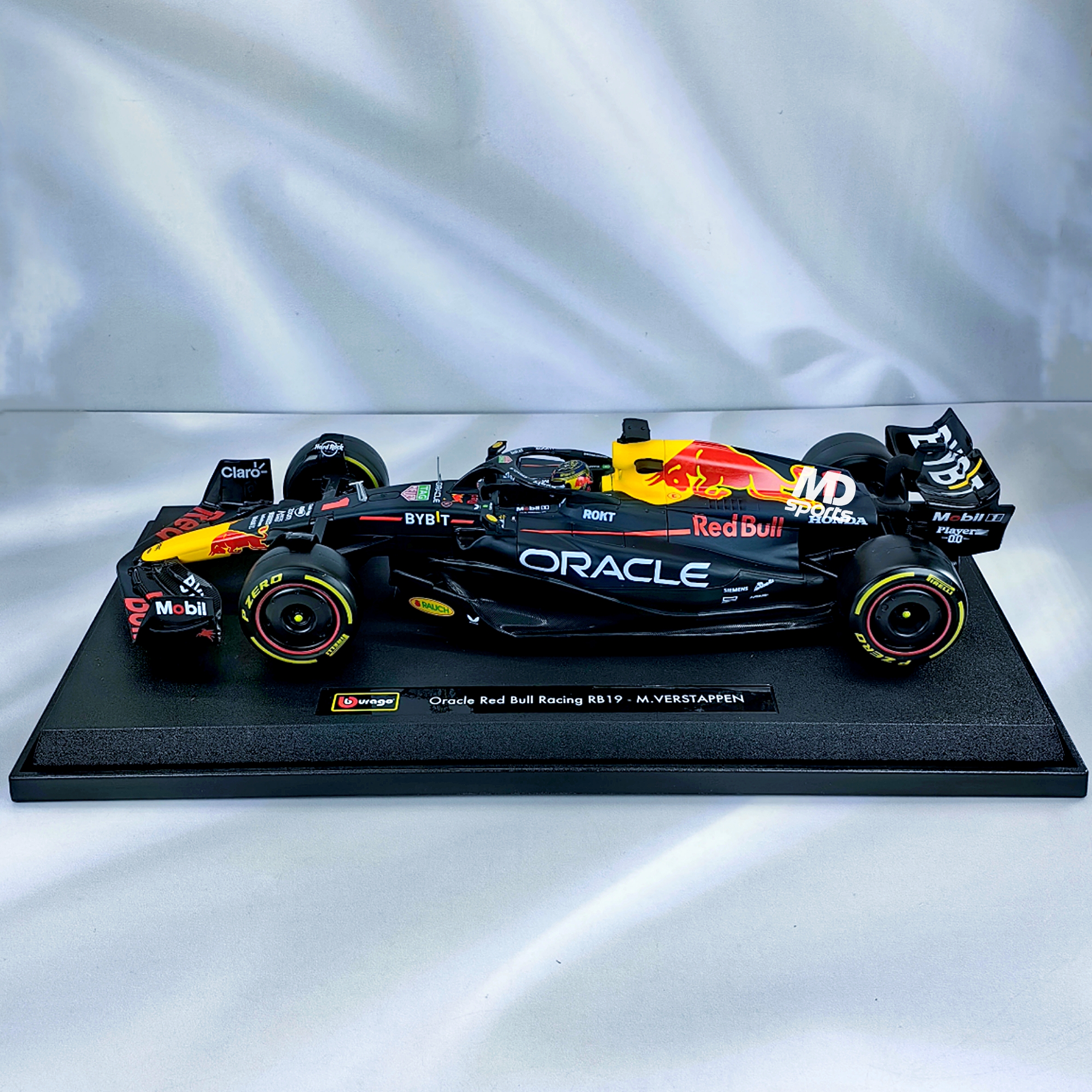 RedBull RB19 2023 #1 Max Verstappen Caja Normal Burago 1:18 - Imagen 4