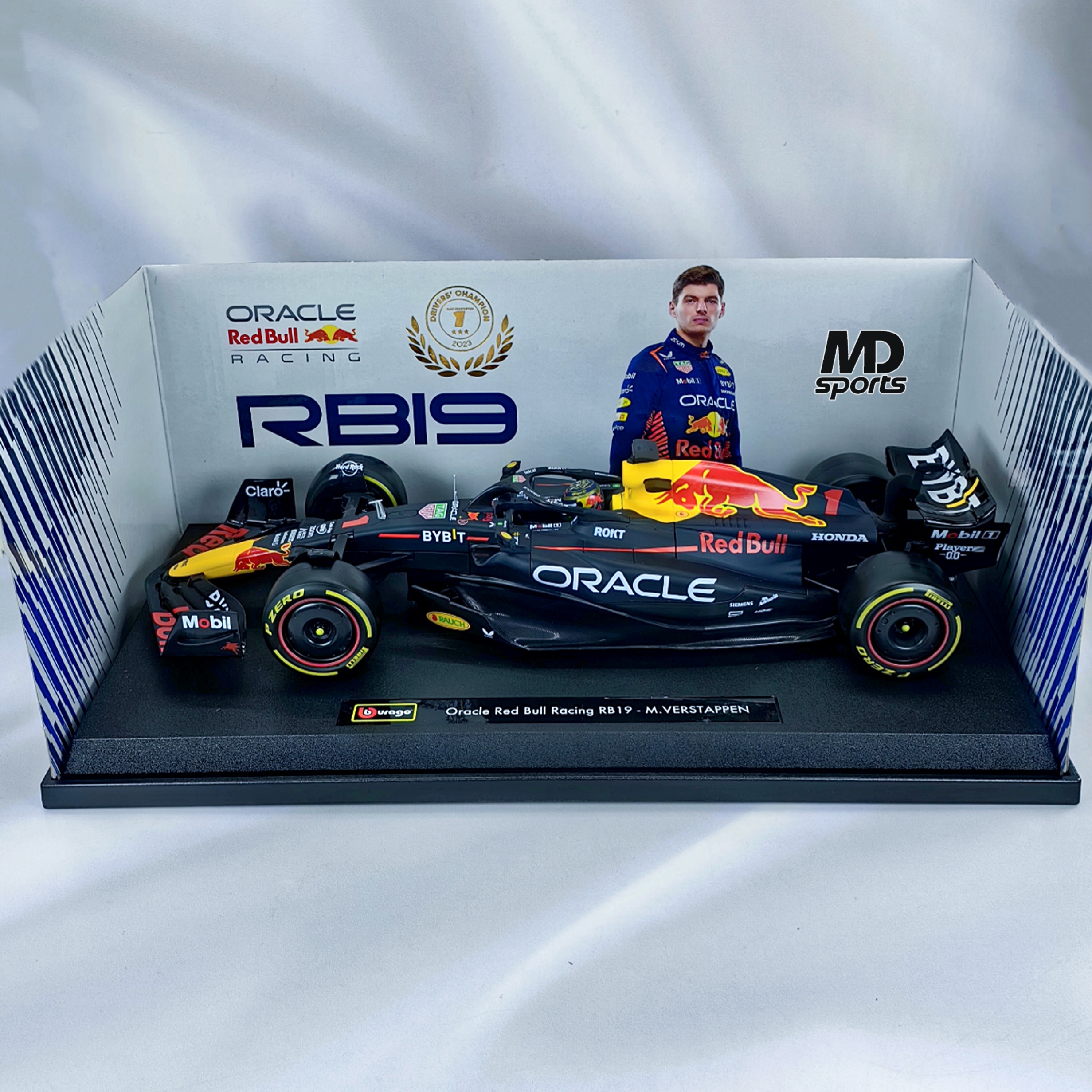 RedBull RB19 2023 #1 Max Verstappen Caja Normal Burago 1:18 - Imagen 3