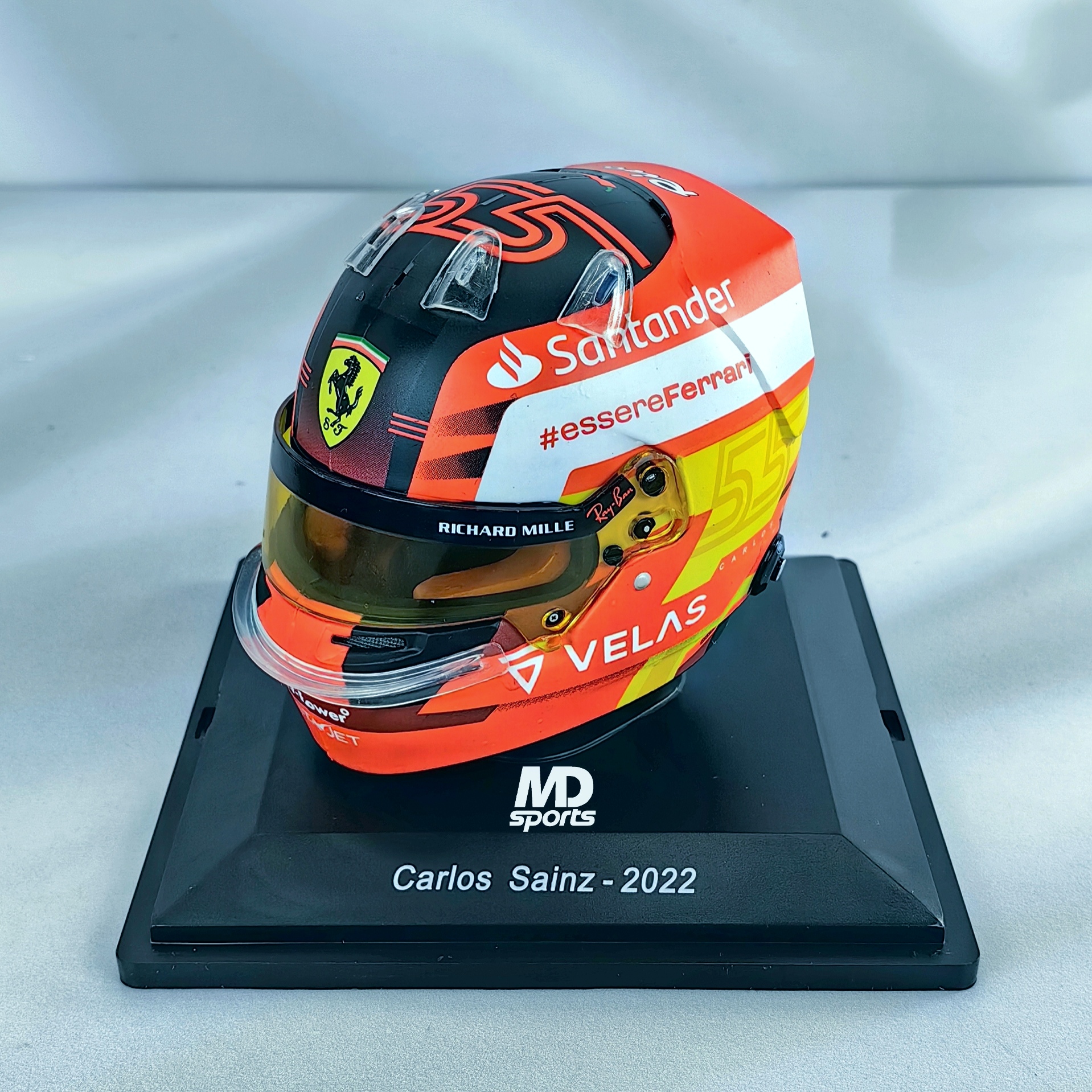 Casco Formula 1 Carlos Sainz Ferrari 2022 Spark 1:5