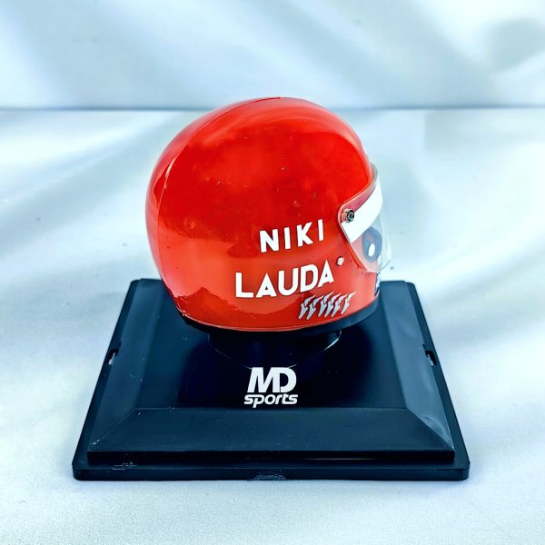 Casco Formula 1 Niki Lauda Ferrari 1975 Spark 1:5 - Imagen 3