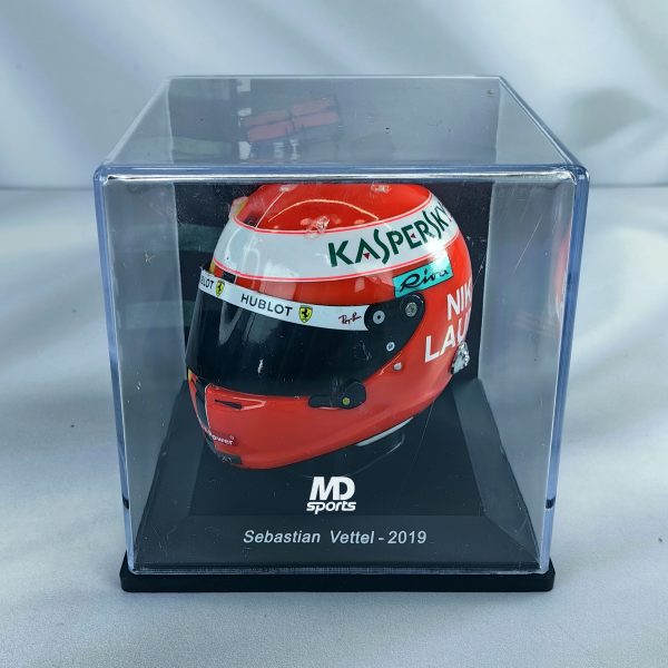 Casco Formula 1 Sebastian Vettel Ferrari 2019 Tributo Lauda Spark 1:5 - Imagen 4