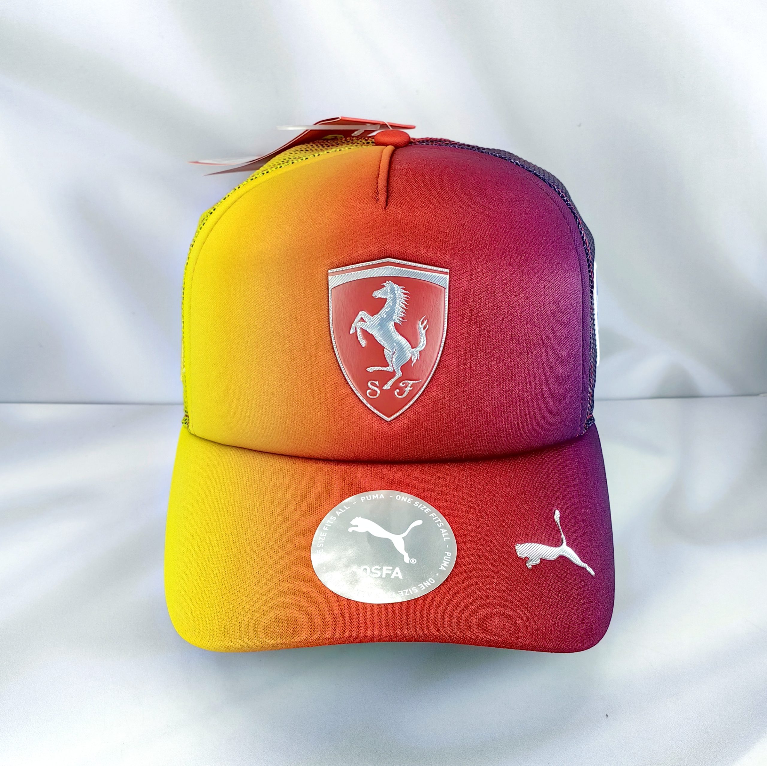 Gorro Puma Oficial Scuderia Ferrari HP Lewis Hamilton GP Silverstone 2025