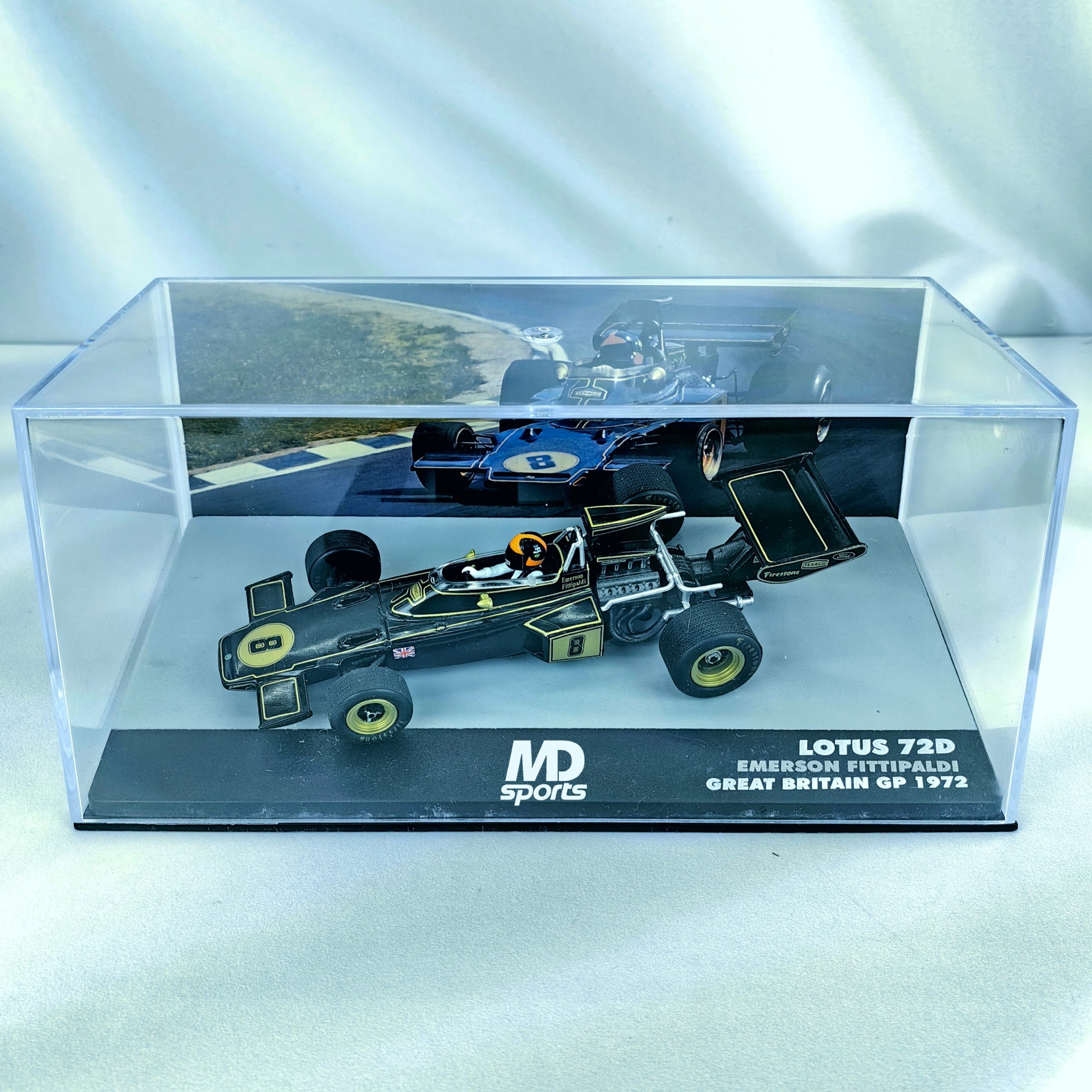 Lotus 72D 1972 #8 Emerson Fittipaldi Caja Acrilica IXO 1:43
