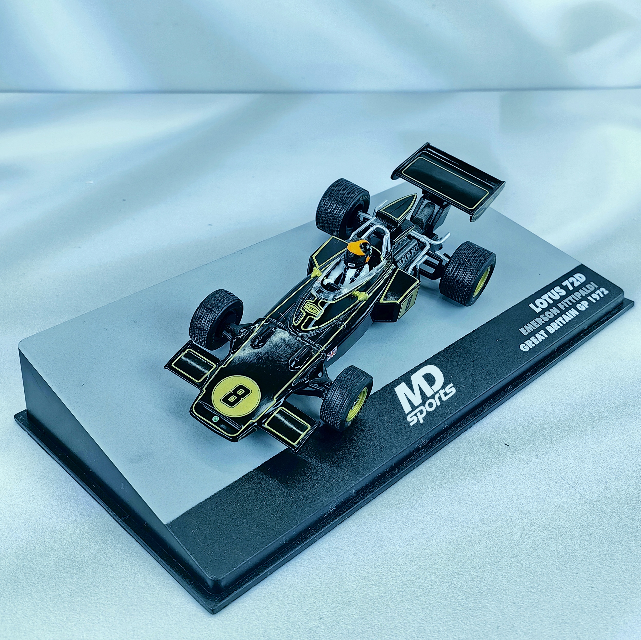Lotus 72D 1972 #8 Emerson Fittipaldi Caja Acrilica IXO 1:43