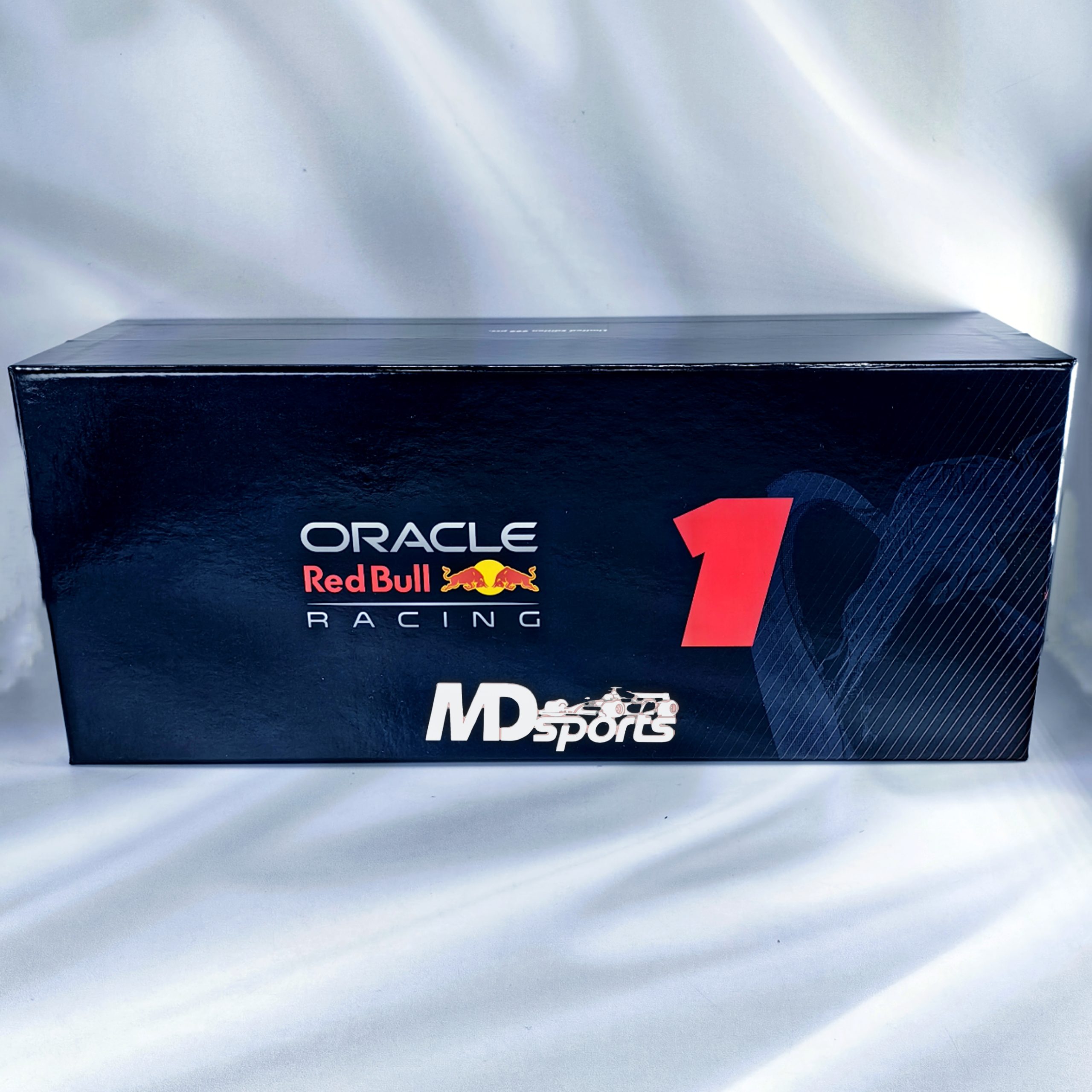 Redbull RB18 GP Zandvoort 2022 #1 Max Verstappen + Figura Minichamps 1:18 - Imagen 5