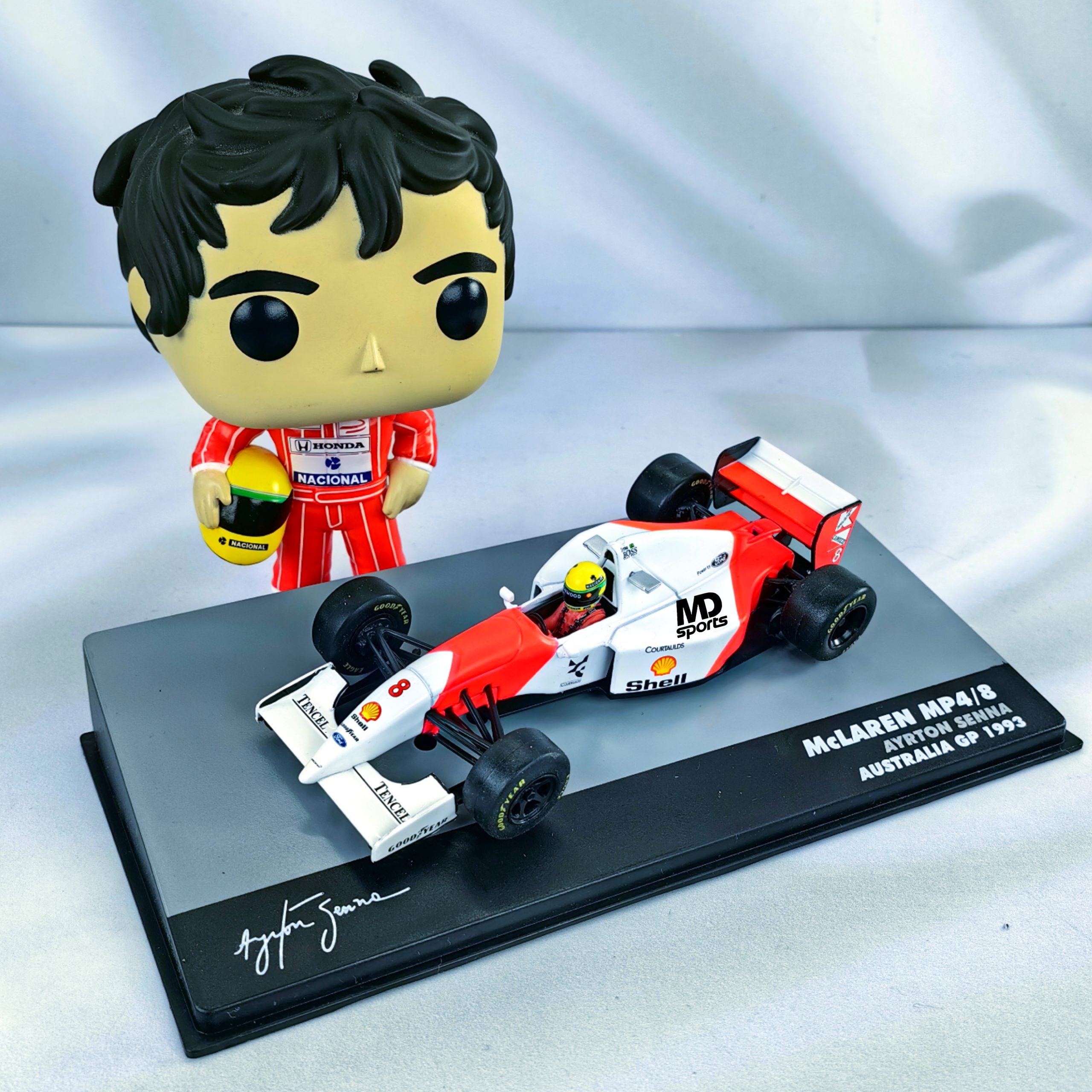 Pack Ayrton Senna Mclaren – Auto Mp4/8 1:43 + Funko Pop