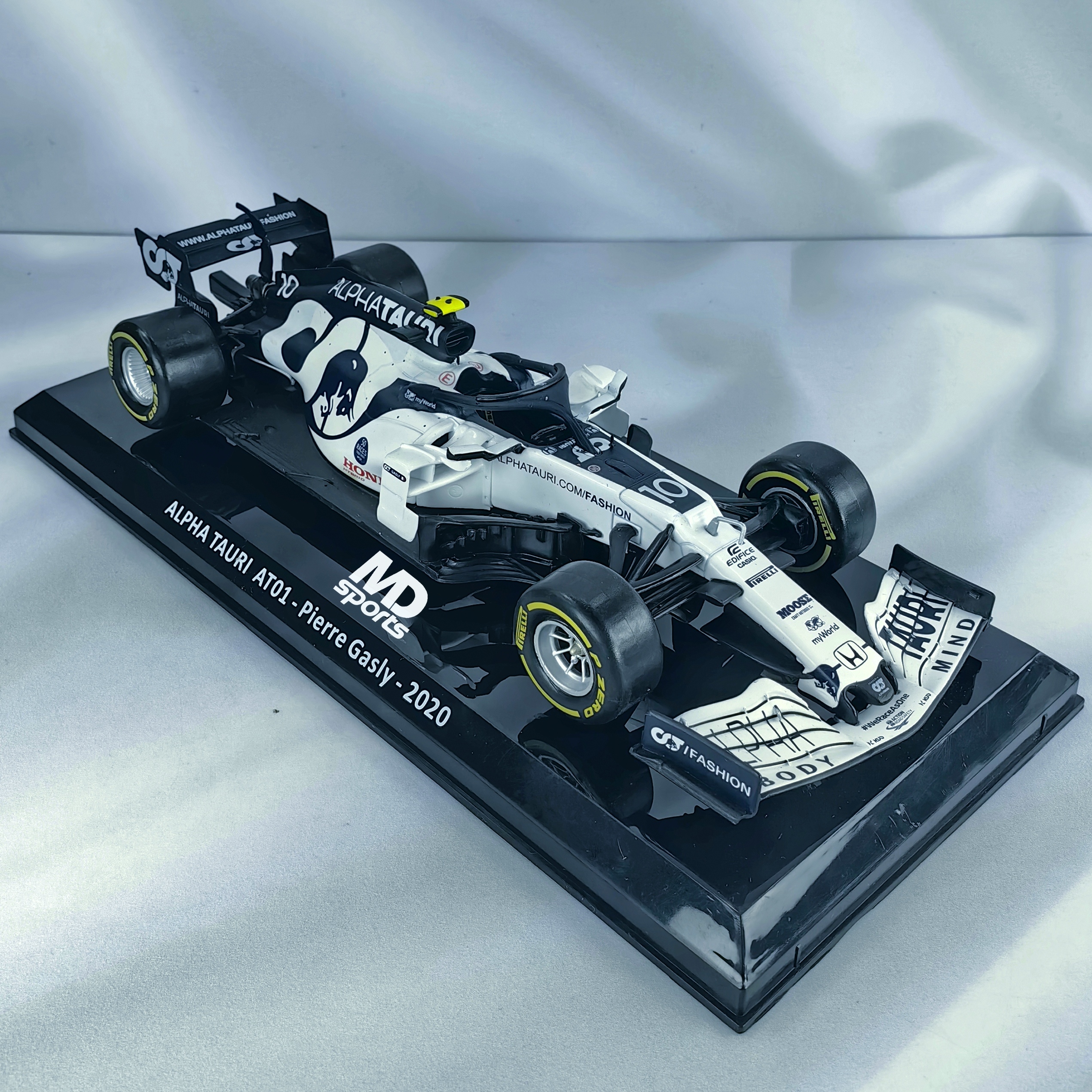 Alpha Tauri AT01 Pierre Gasly 2020 Formula 1 1:24 Caja Normal Premium Collect
