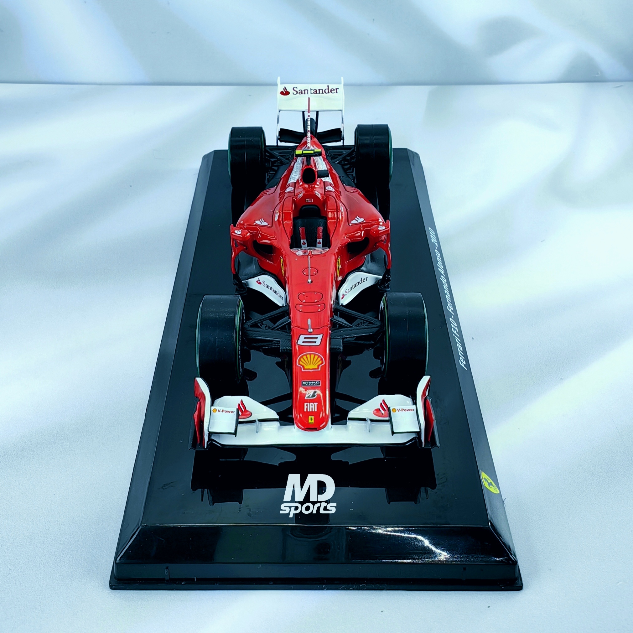 Ferrari F10 2010 #8 Fernando Alonso Caja Acrilica Premium Collect 1:24 - Imagen 5