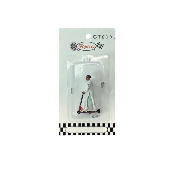 Figura Piloto Lewis Hamilton Scooter Mercedes 2016 Cartrix 1:43