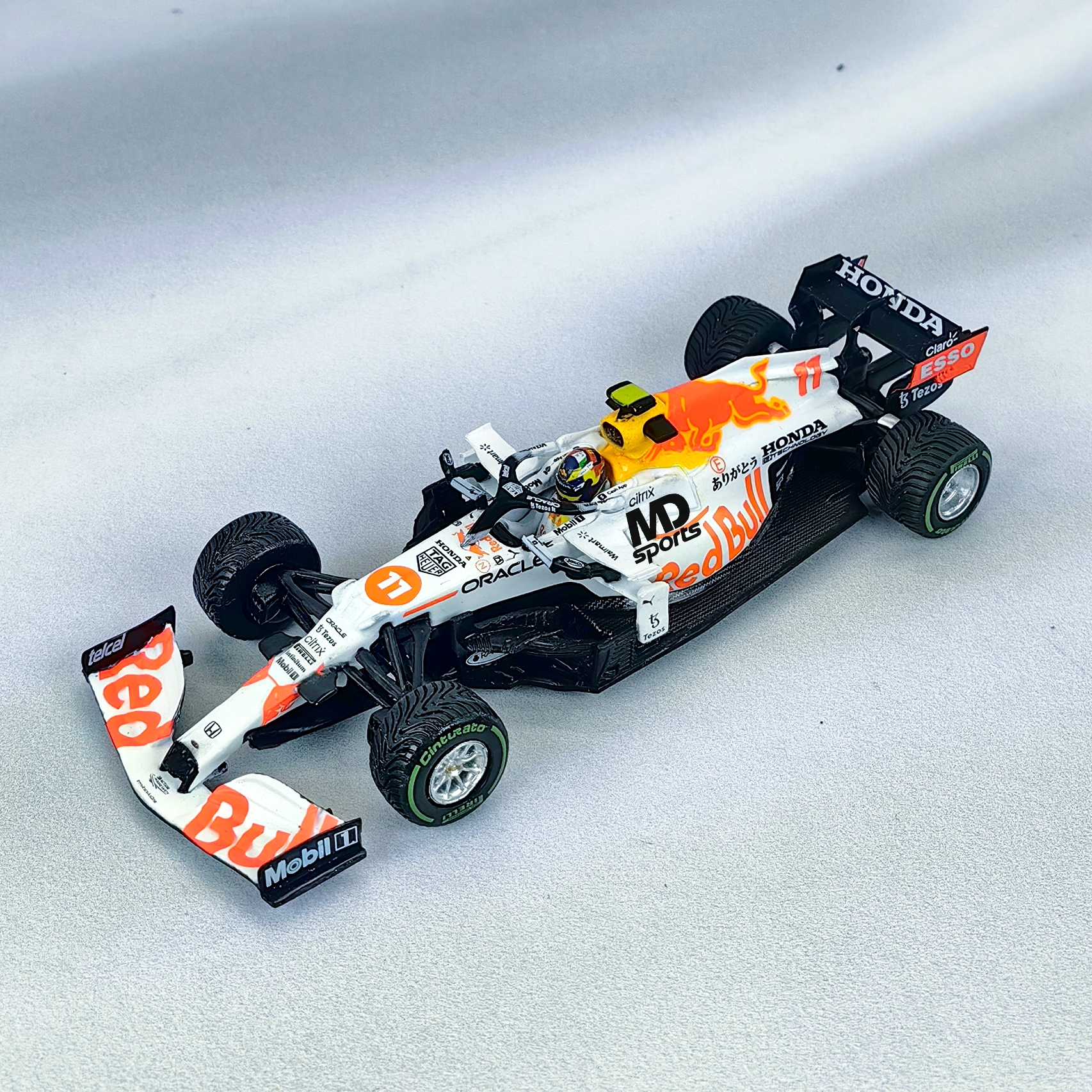 RedBull RB16b GP Turquia 2021 #11 Checo Perez Caja Normal MiniGT 1:64