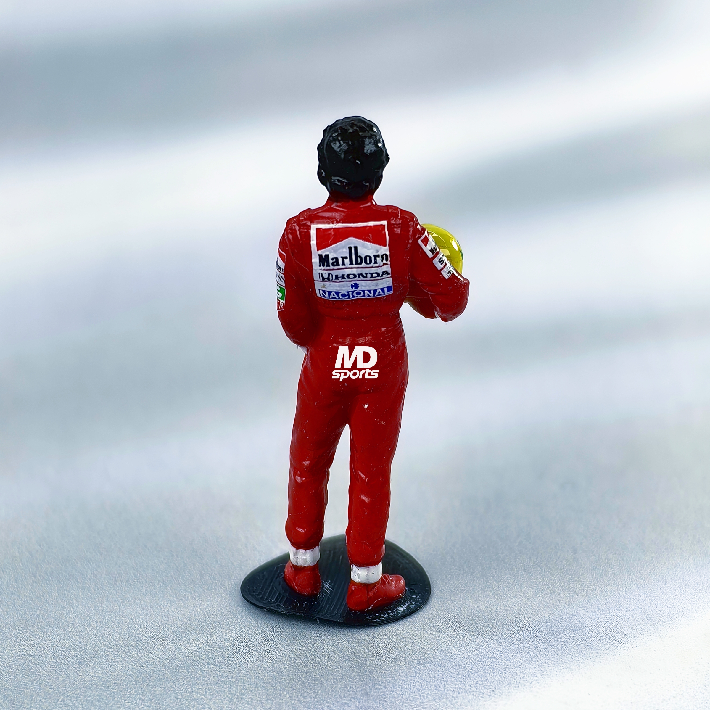 Figura Piloto Con Casco Ayrton Senna  Mclaren 1988 Cartrix 1:43