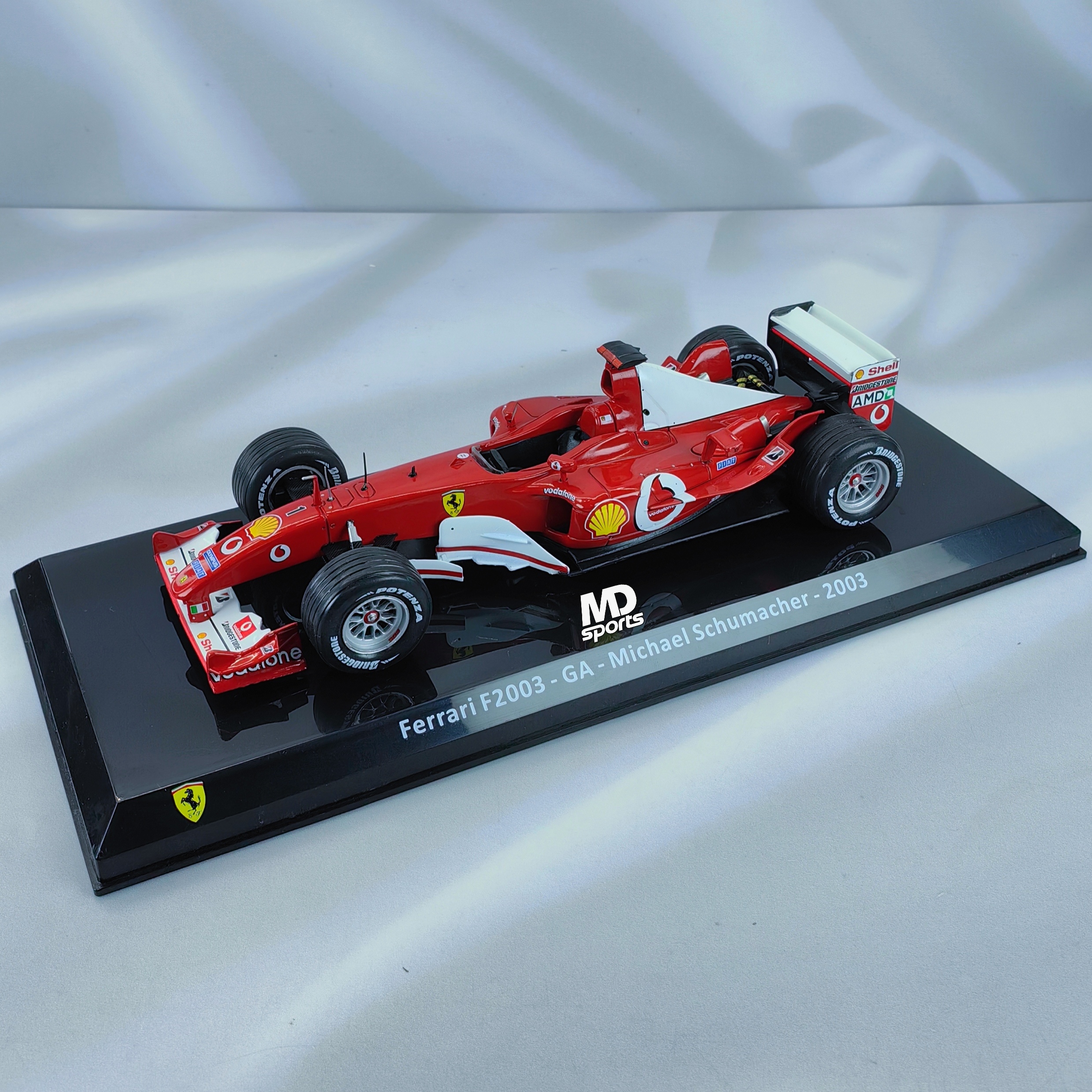 Ferrari F2003 GA 2003 #1 Michael Schumacher Caja Acrilica Premium Collect 1:24