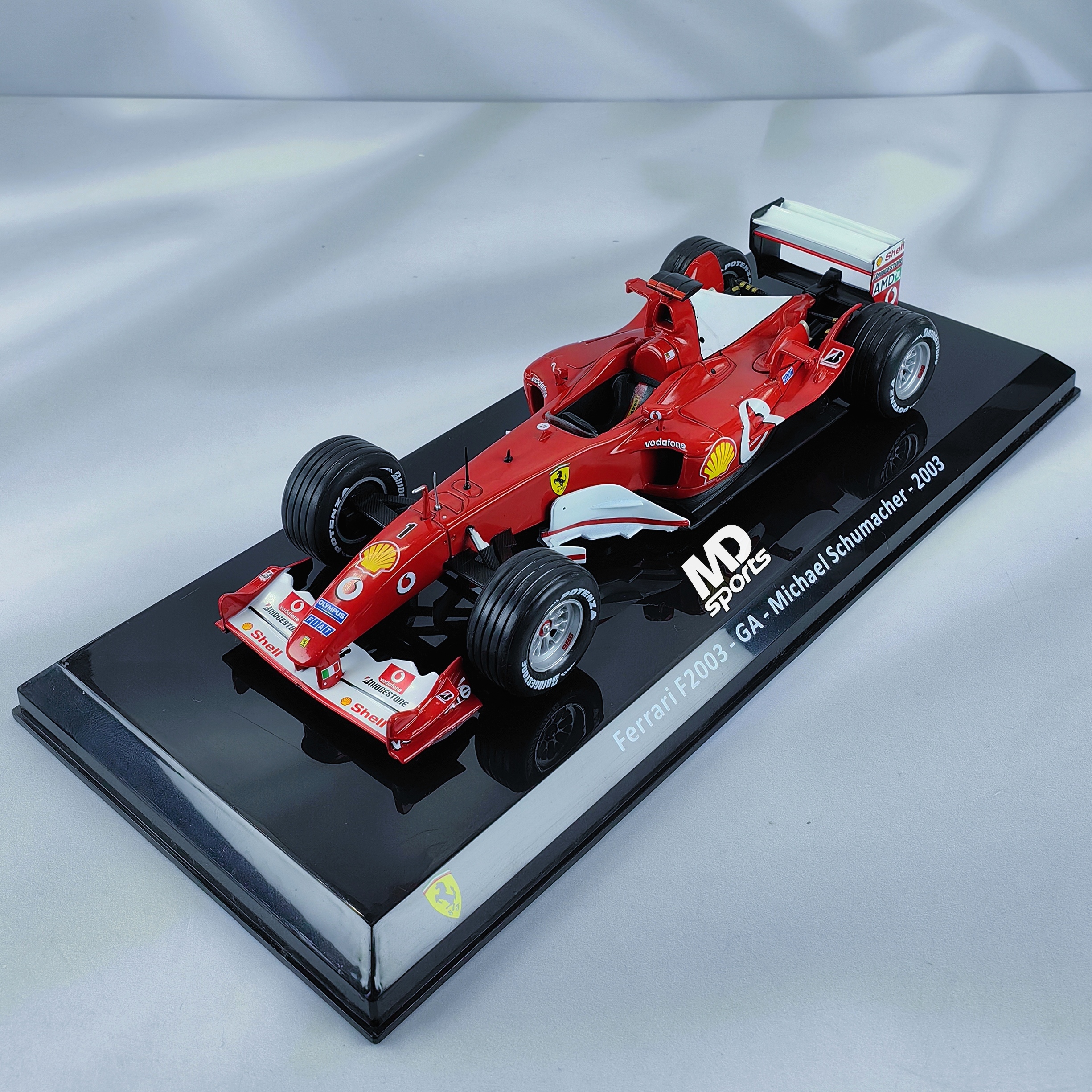 Ferrari F2003 GA 2003 #1 Michael Schumacher Caja Acrilica Premium Collect 1:24