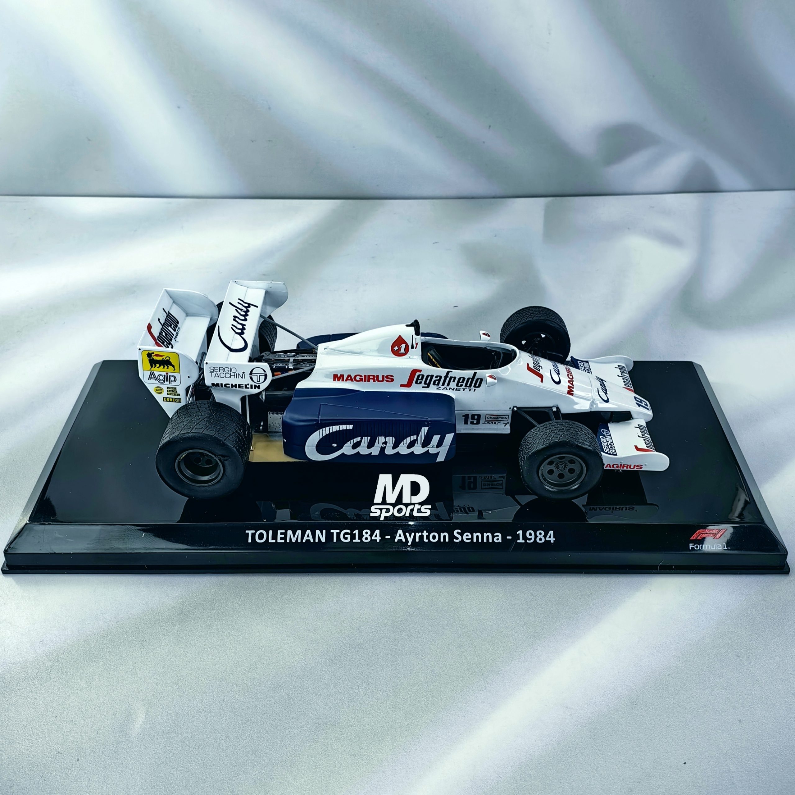 Toleman TG184 1984 #19 Ayrton Senna Caja Normal Premium Collect 1:24 - Imagen 4