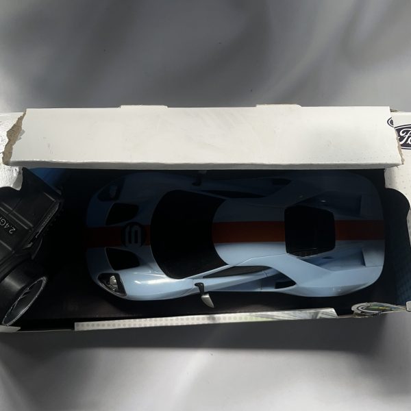 Ford GT Heritage 2019 Gulf Design Maisto 1:24 Control Remoto (Producto con detalle) - Imagen 5