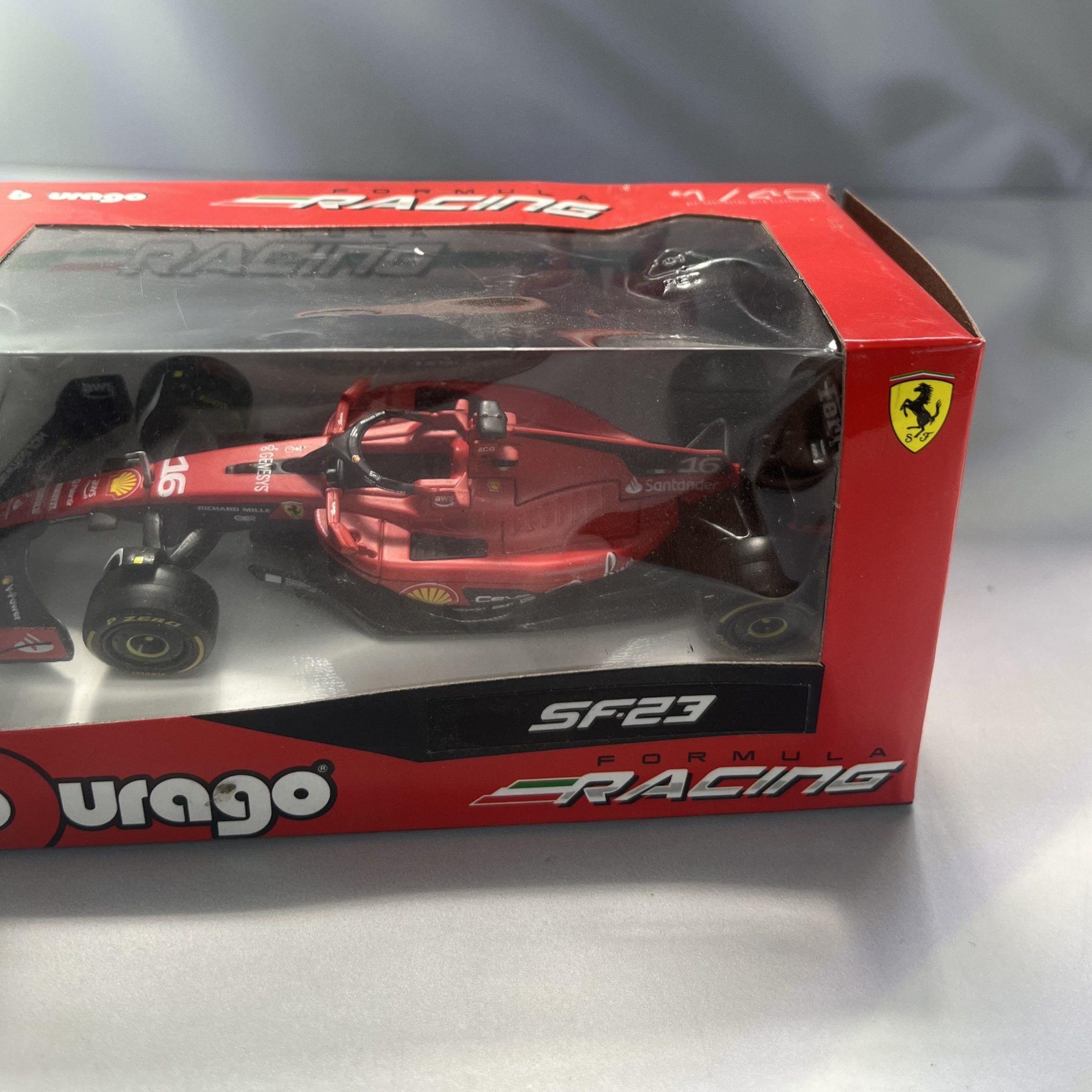 Ferrari SF-23 2023 #16 Charles Leclerc Caja Normal Burago 1:43 (Producto con detalle)