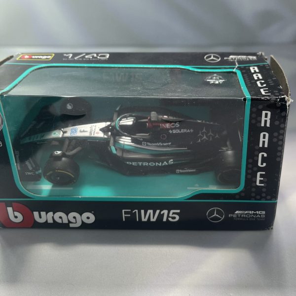 Mercedes W15 2024 #63 George Russell Caja Normal Burago 1:43 (Producto con detalle) - Imagen 2