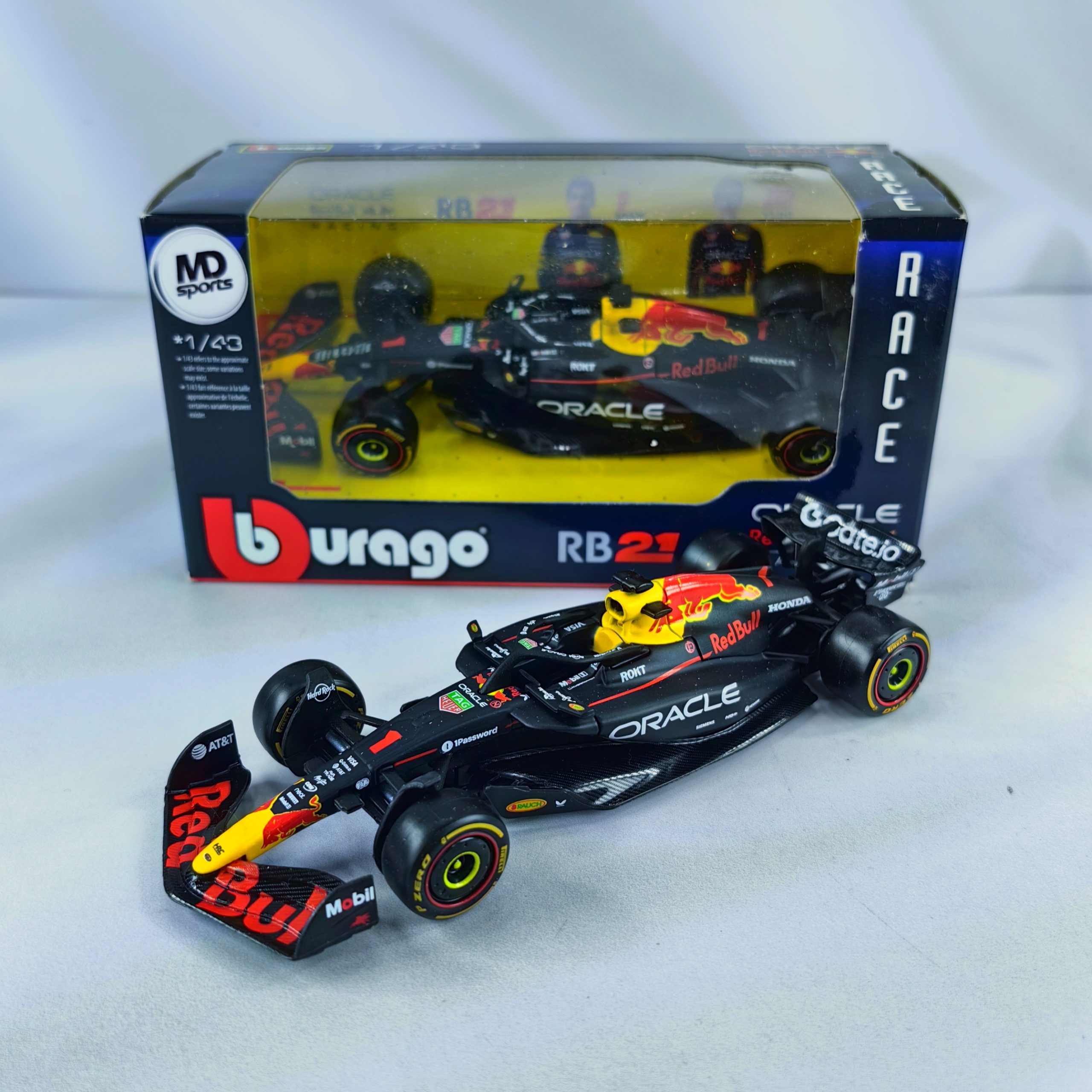 RedBull RB21 2025 #1 Max Verstappen Caja Normal Burago 1:43