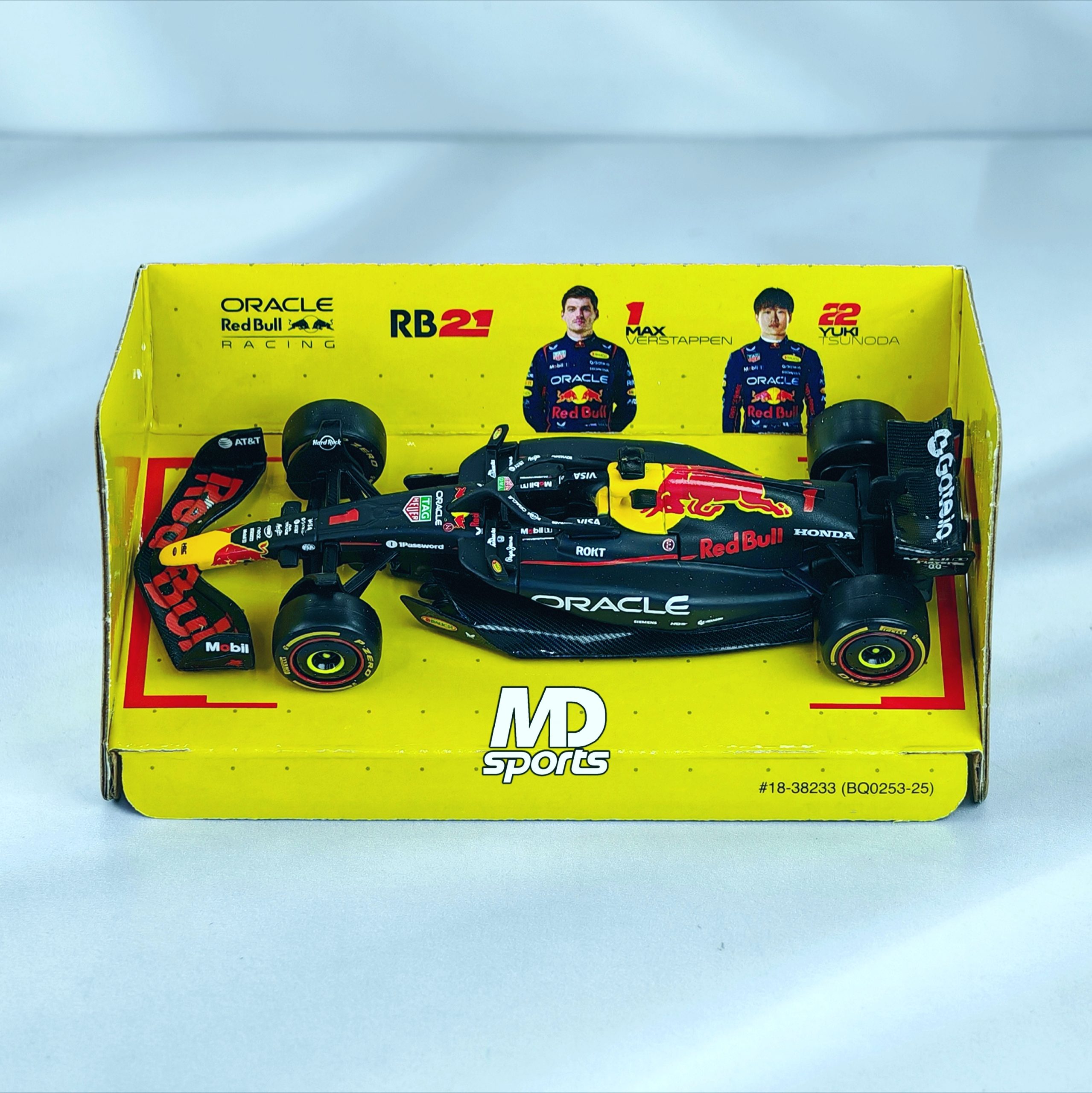 RedBull RB21 2025 #1 Max Verstappen Caja Normal Burago 1:43 - Imagen 3