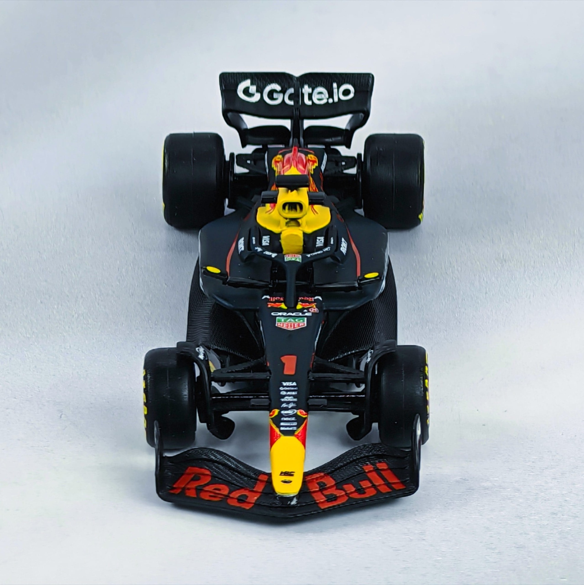 RedBull RB21 2025 #1 Max Verstappen Caja Normal Burago 1:64
