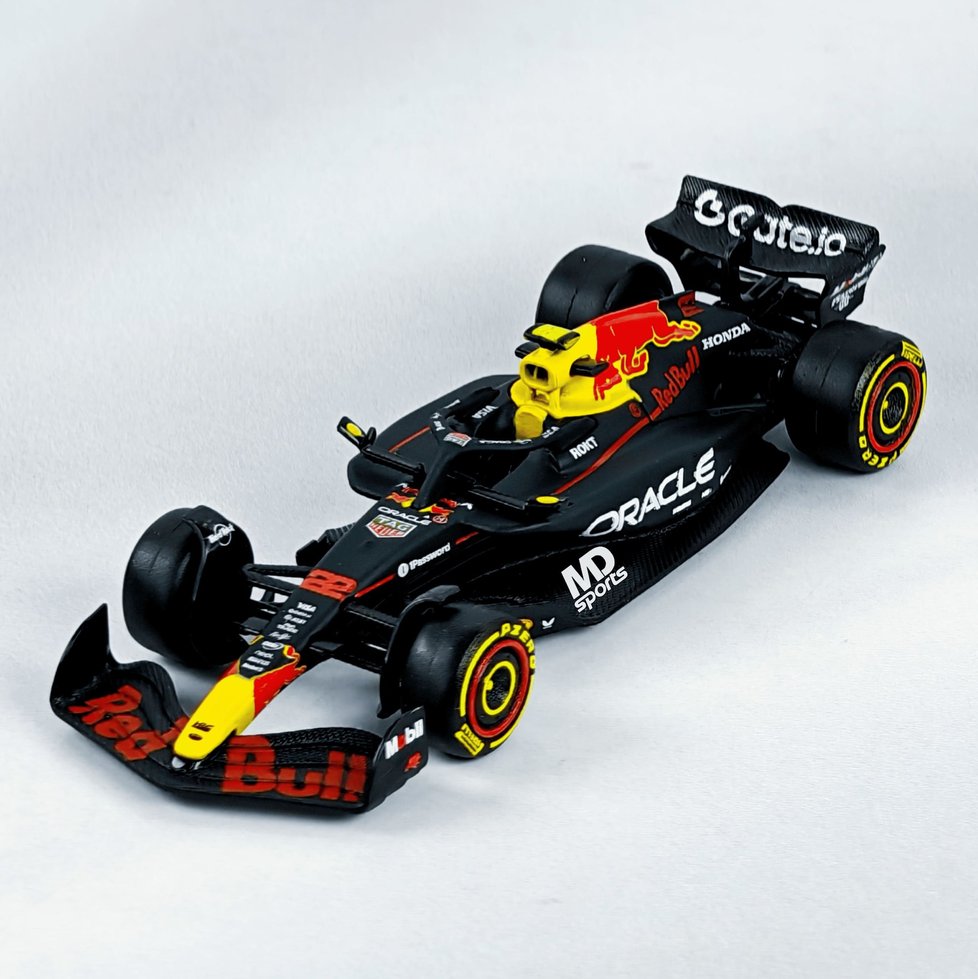 RedBull RB21 2025 #22 Yuki Tsunoda Caja Normal Burago 1:64 - Imagen 4