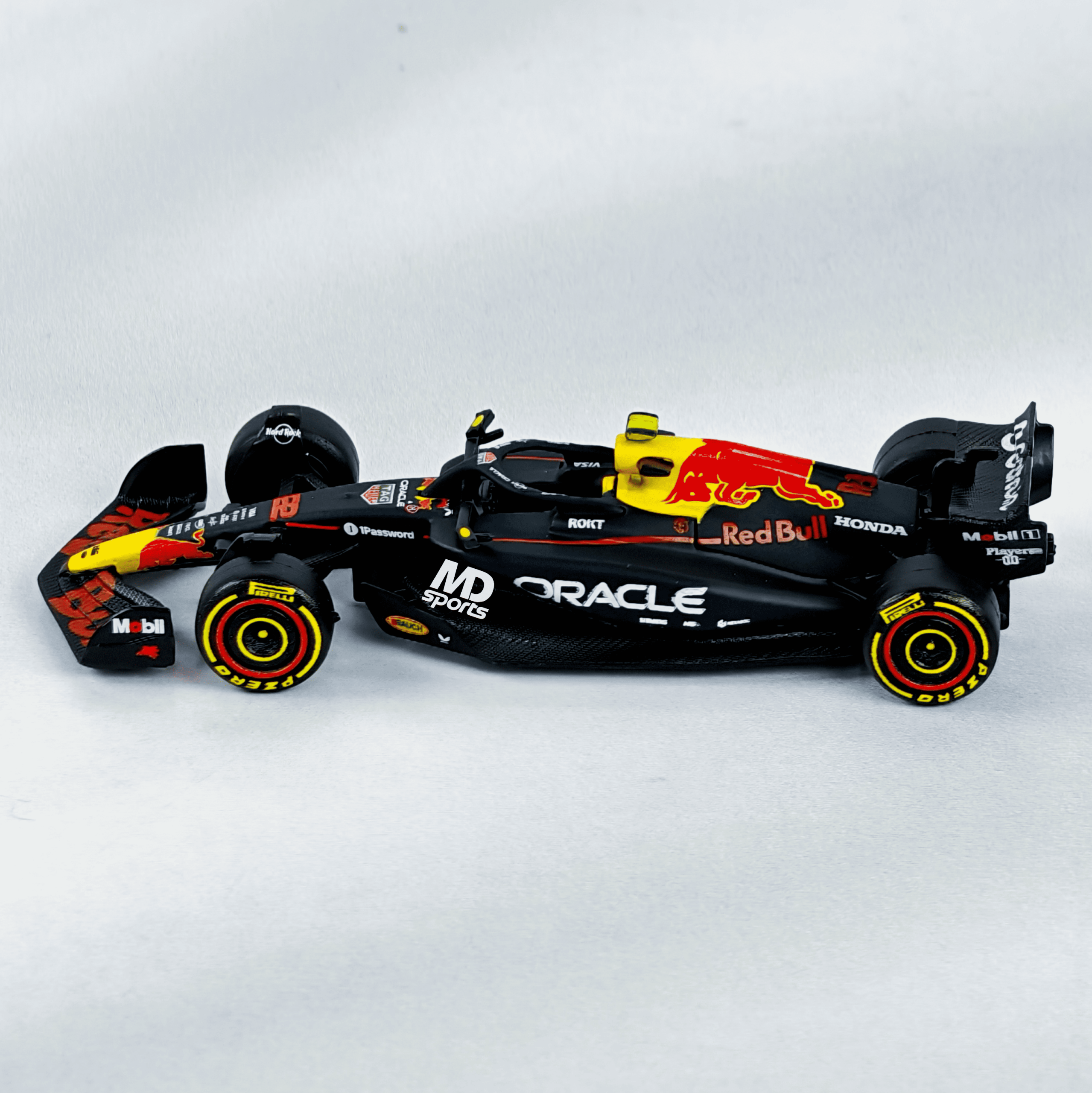 RedBull RB21 2025 #22 Yuki Tsunoda Caja Normal Burago 1:64 - Imagen 4