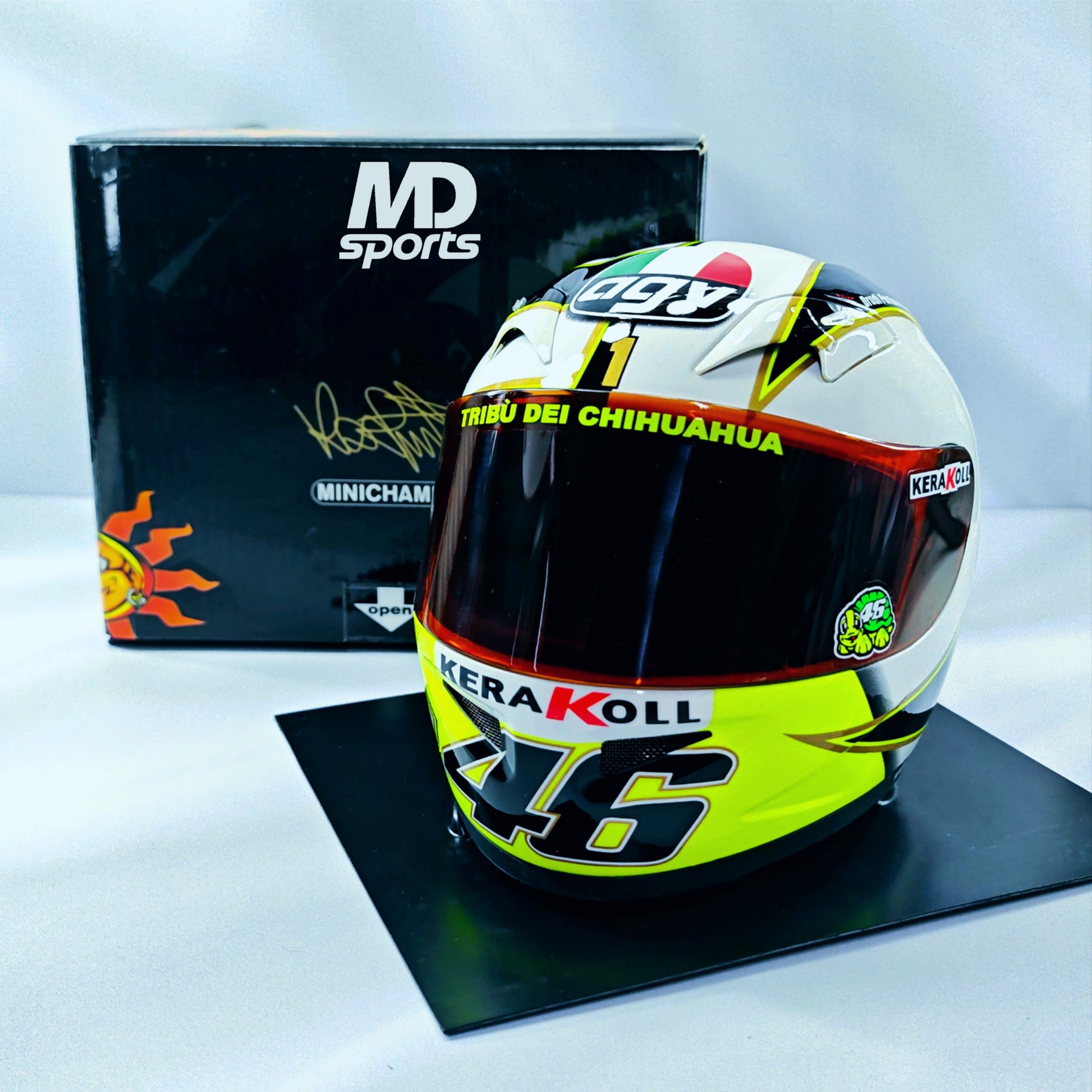 Casco MotoGP Valentino Rossi Yamaha 2006 Minichamps 1:2