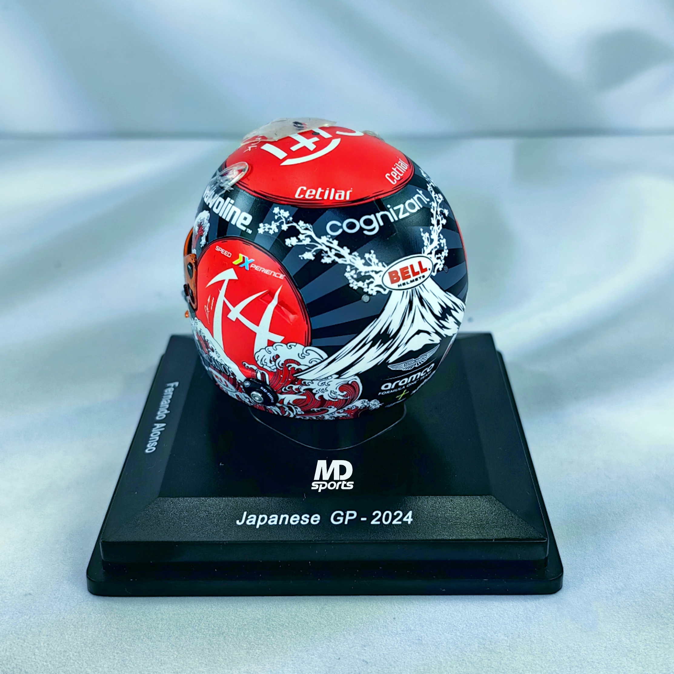 Casco Formula 1 Aston Martin Fernando Alonso GP Japon 2024 Spark 1:5 - Imagen 3