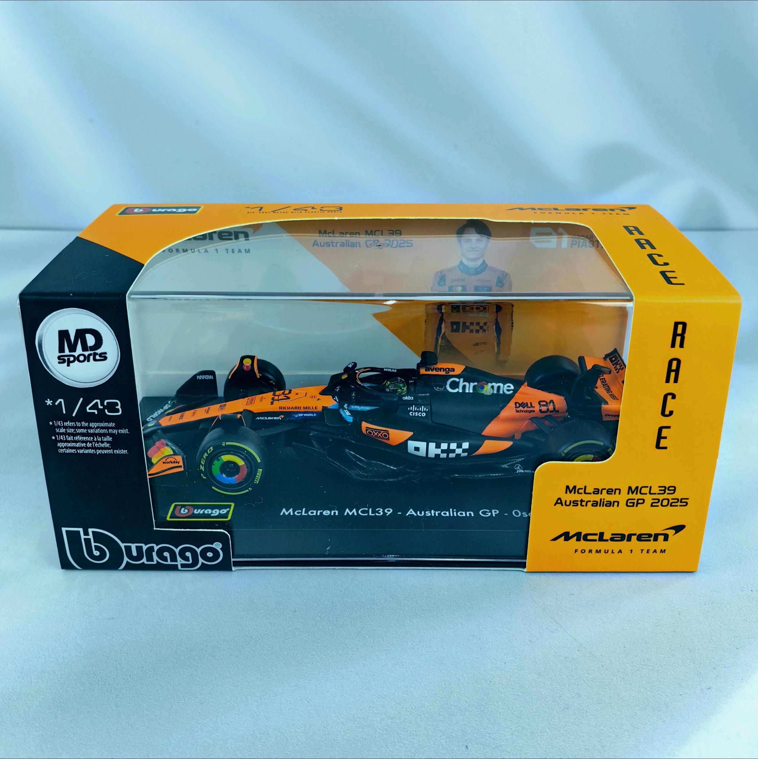 Mclaren MCL39 GP Australia 2025 #81 Oscar Piastri Caja Acrilica Burago 1:43