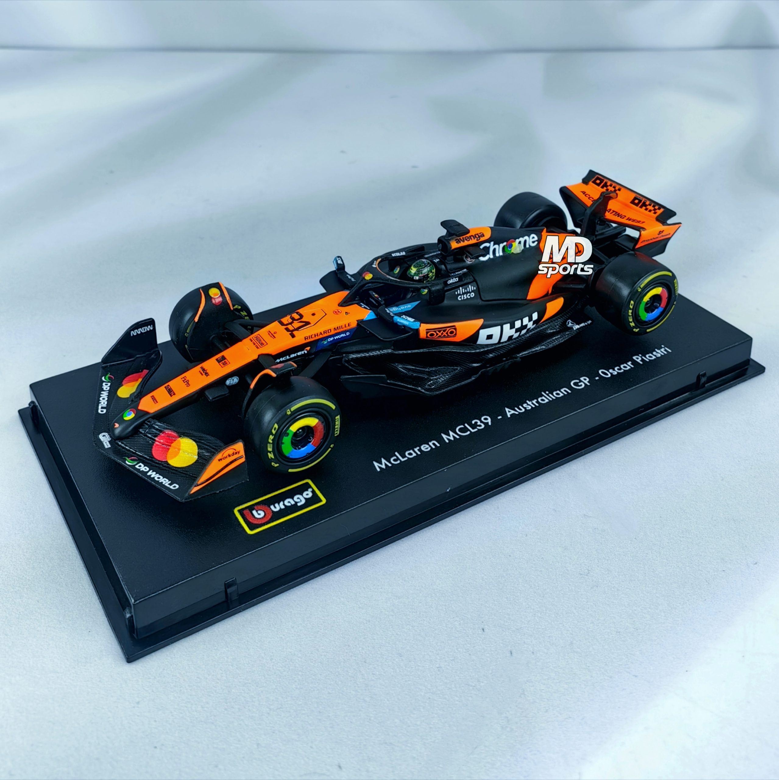 Mclaren MCL39 GP Australia 2025 #81 Oscar Piastri Caja Acrilica Burago 1:43 - Imagen 4