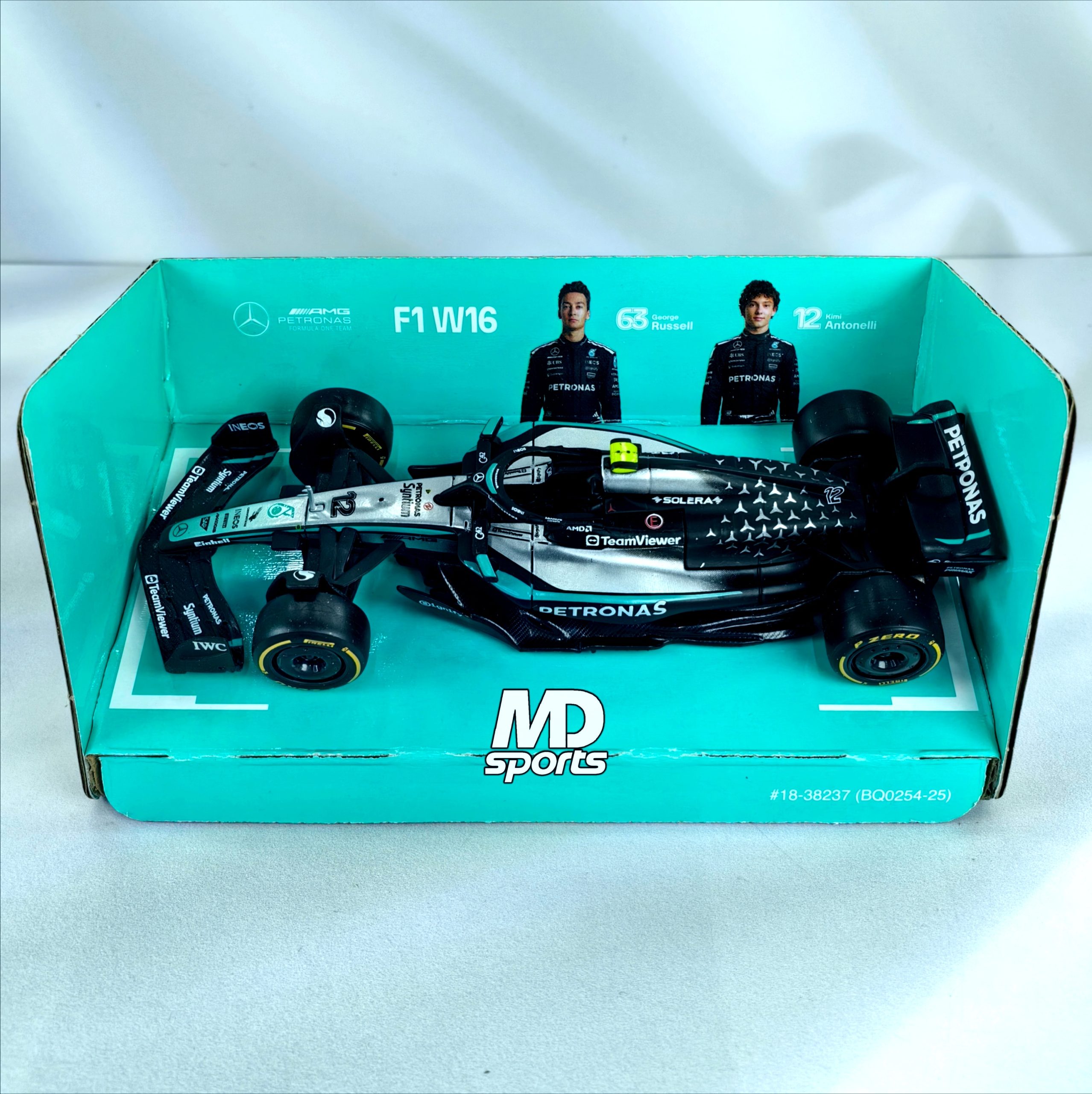 Mercedes W16 2025 #12 Kimi Antonelli Caja Normal Burago 1:43 - Imagen 3