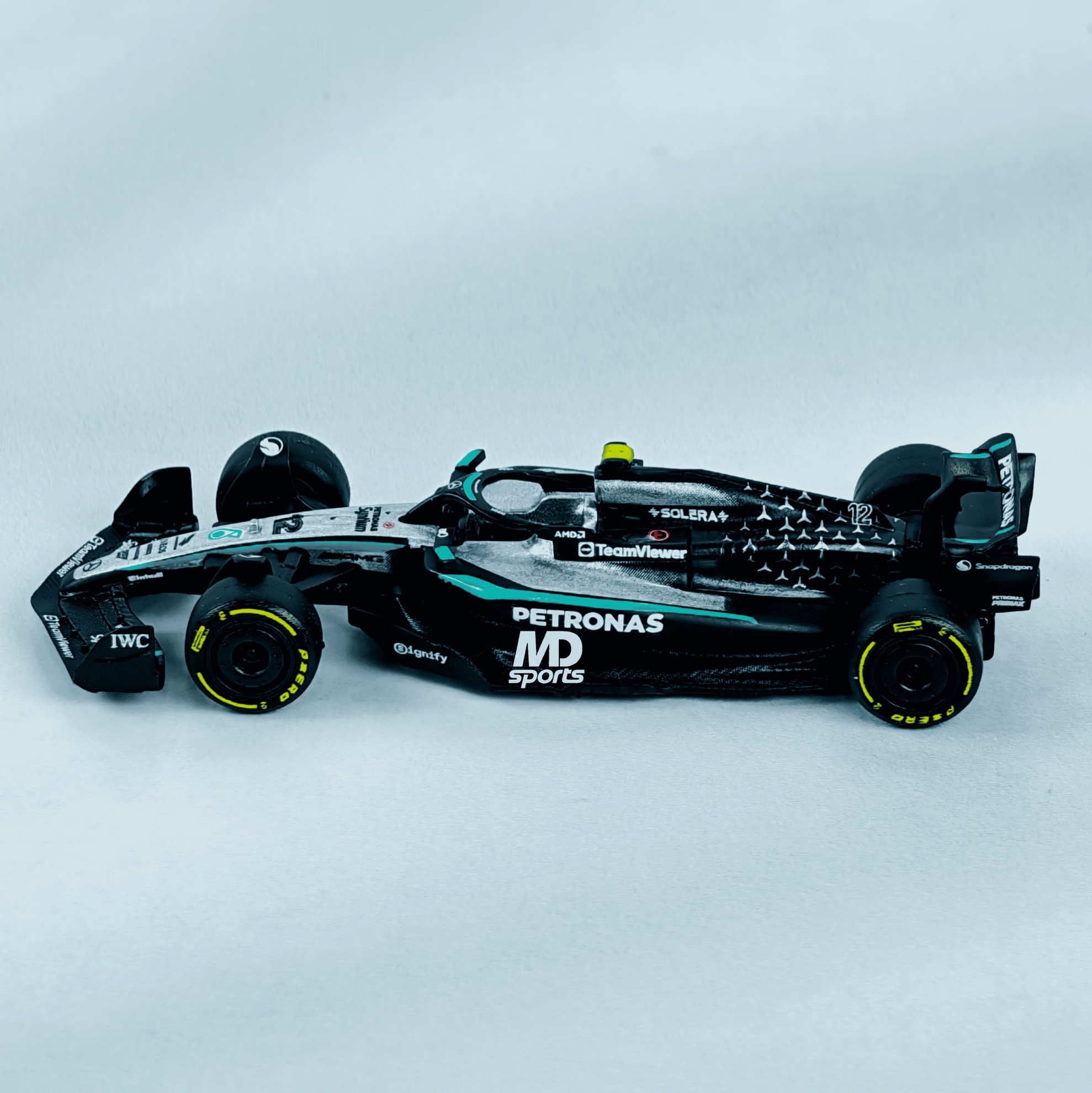 Mercedes W16 2025 #12 Kimi Antonelli Caja Normal Burago 1:64