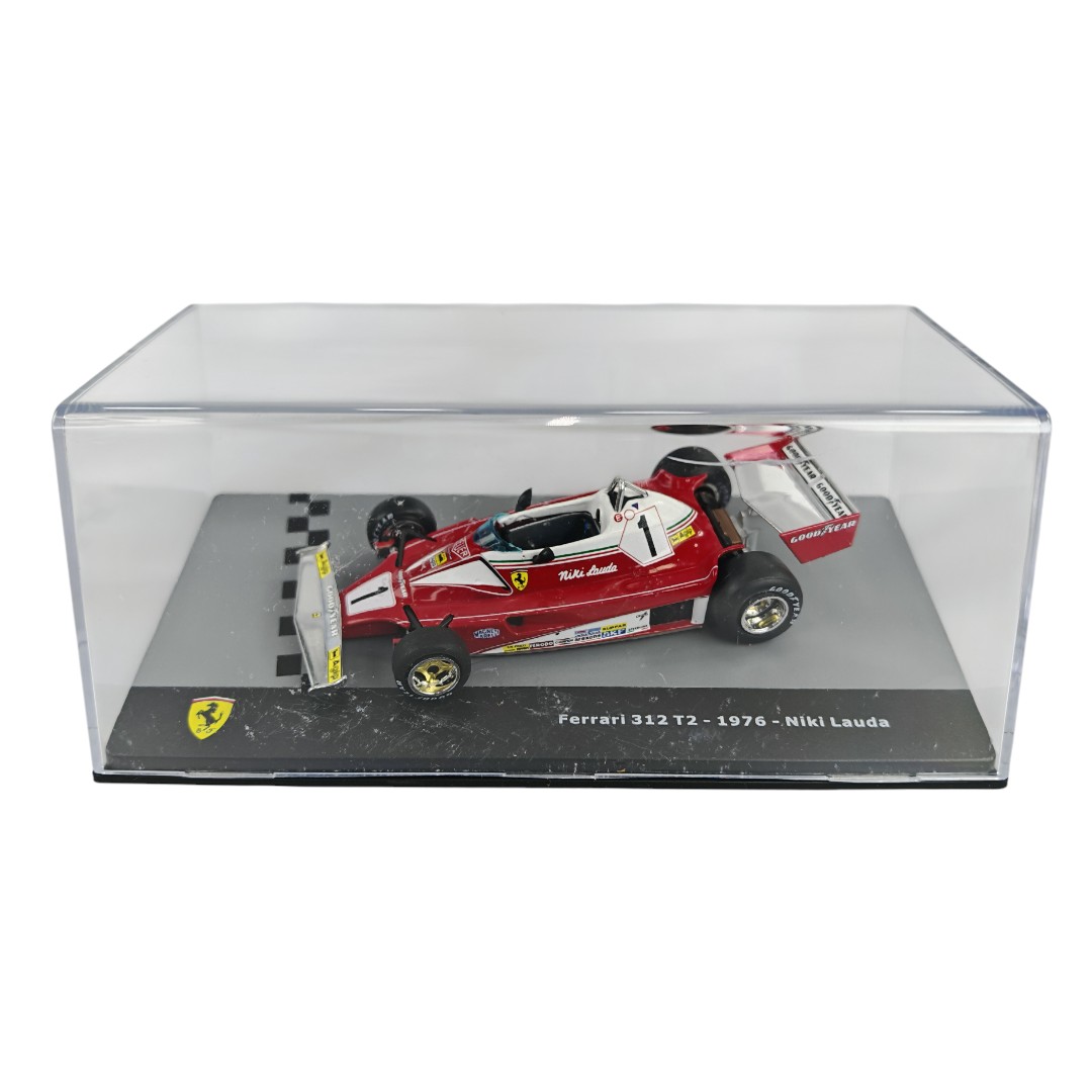 Ferrari 312 T2 1976 #1 Niki Lauda Caja Acrilica IXO 1:43