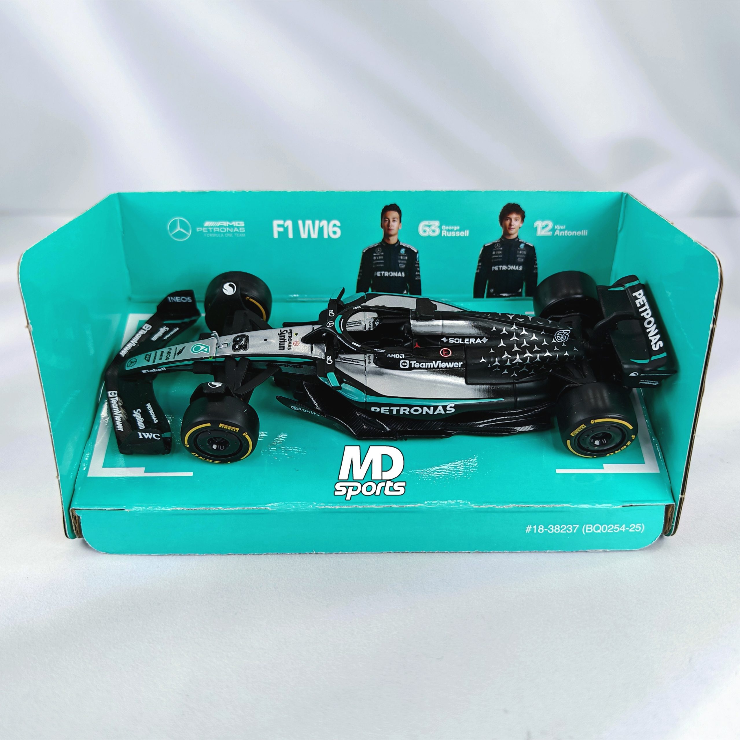 Mercedes W16 2025 #63 George Russell Caja Normal Burago 1:43 - Imagen 3
