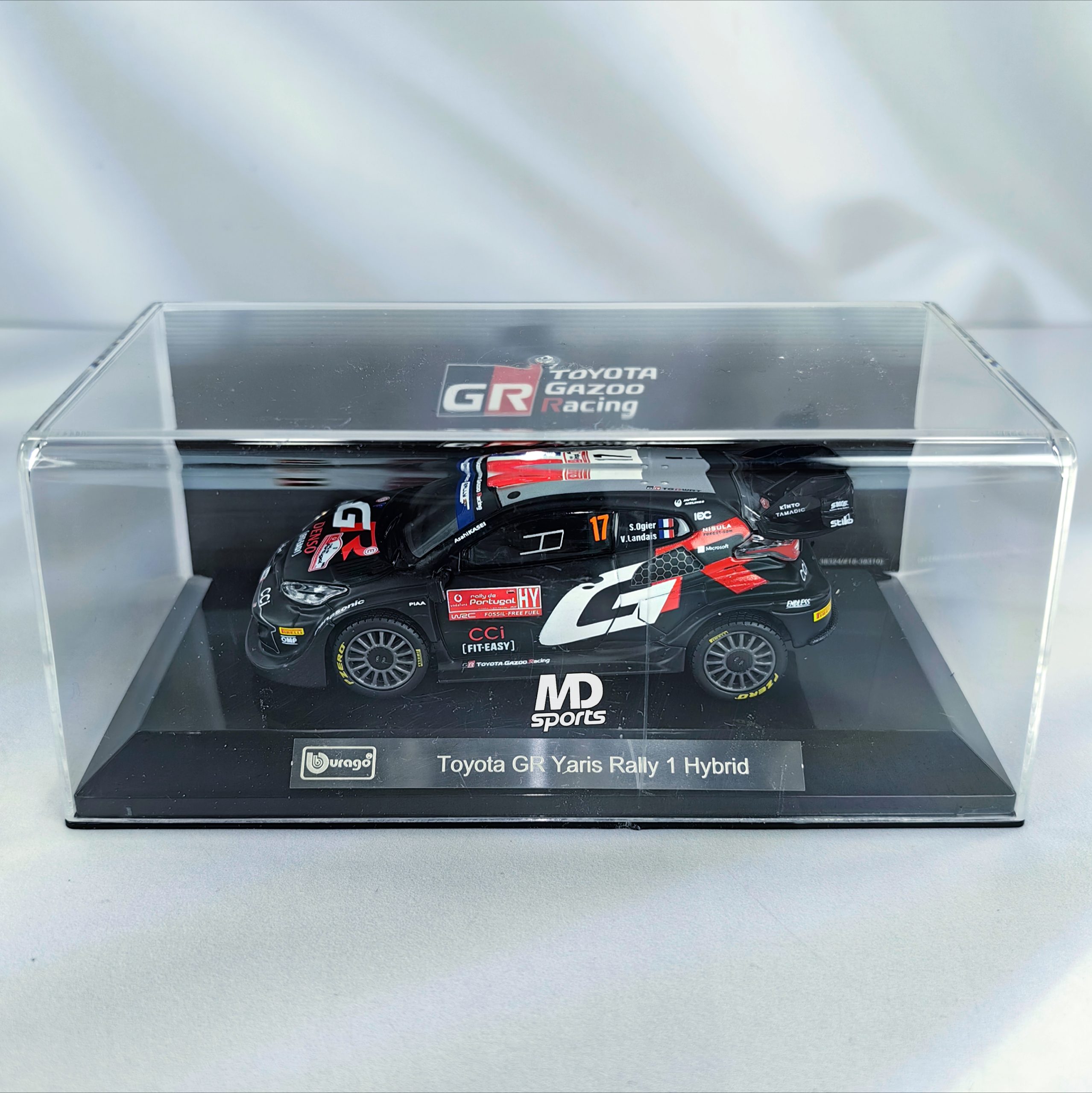 Toyota GR Yaris Rally 1 Hybrid #17 Ogier 2024 Caja Acrilica Burago 1:43