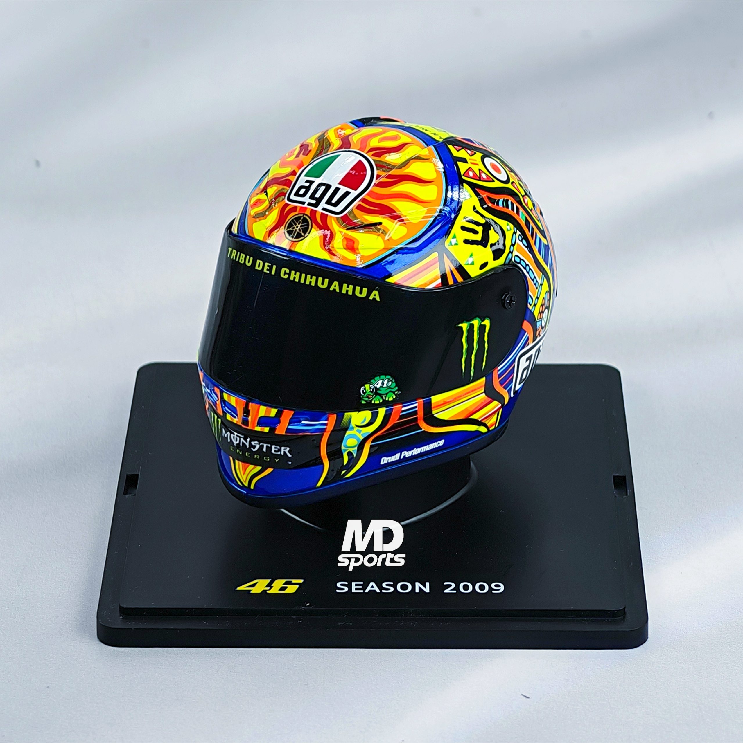 Casco Valentino Rossi #46 MotoGP Campeón Mundial 2009 Spark 1:5