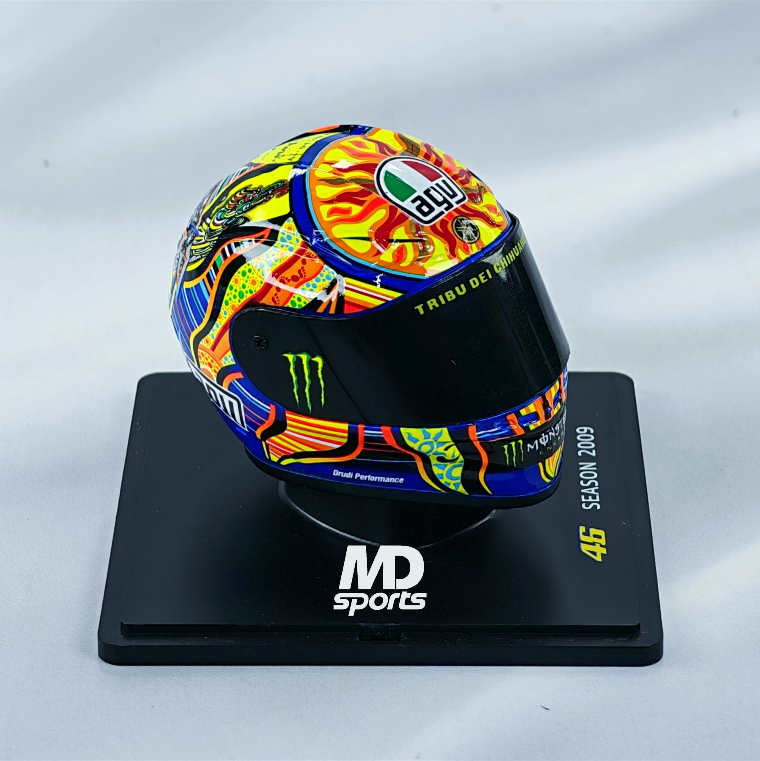 Casco Valentino Rossi #46 MotoGP Campeón Mundial 2009 Spark 1:5 - Imagen 3