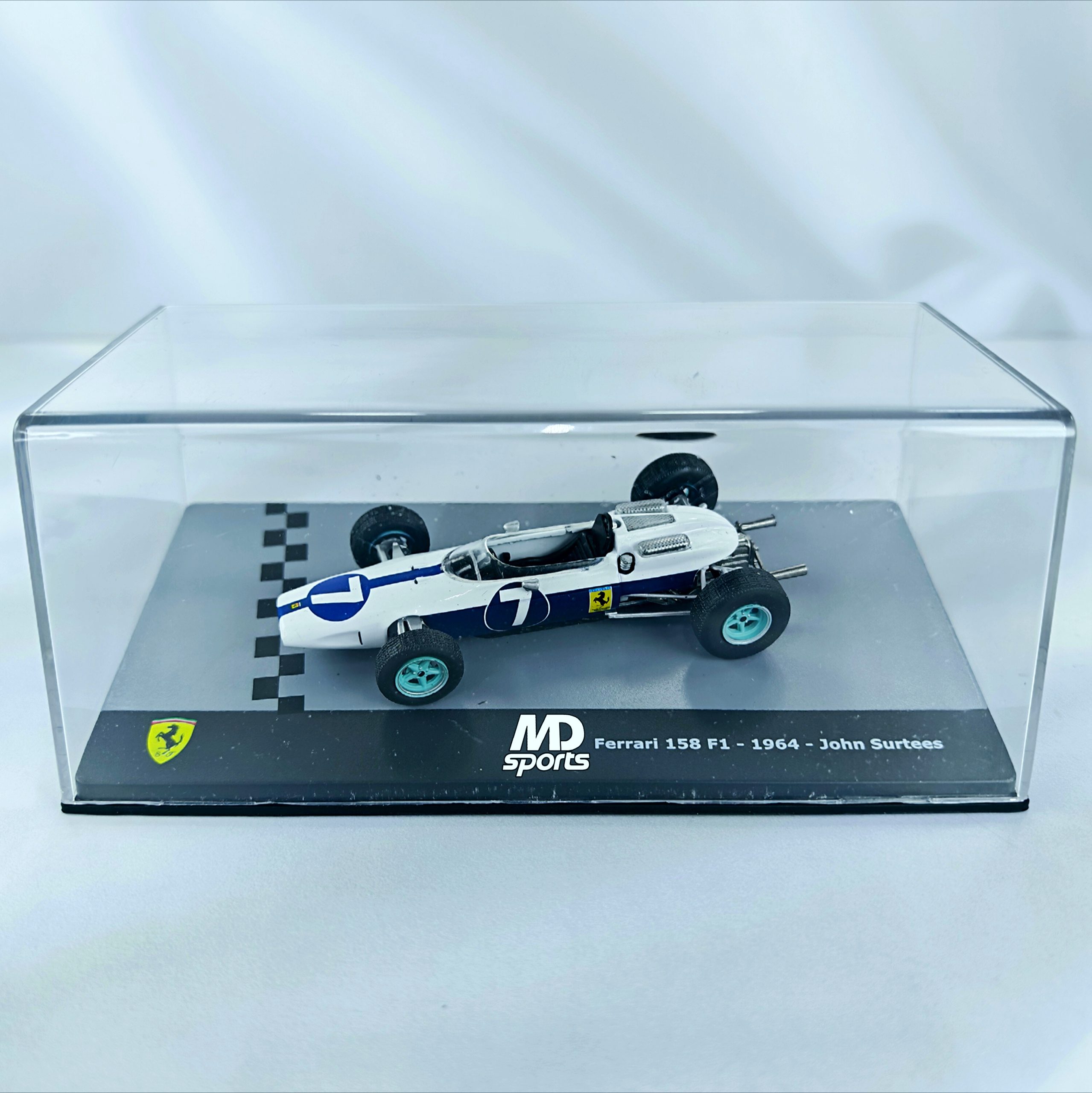 Ferrari 158 F1 1964 #7 John Surtees Caja Acrilica IXO 1:43