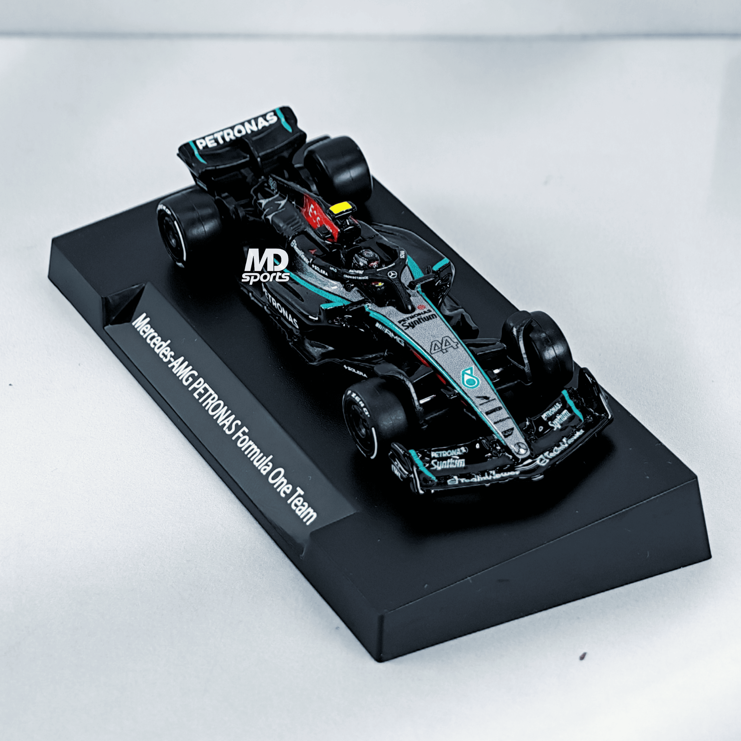 Mercedes W15 #44 2024 Lewis Hamilton HotWheels Premium 1:64 - Imagen 3
