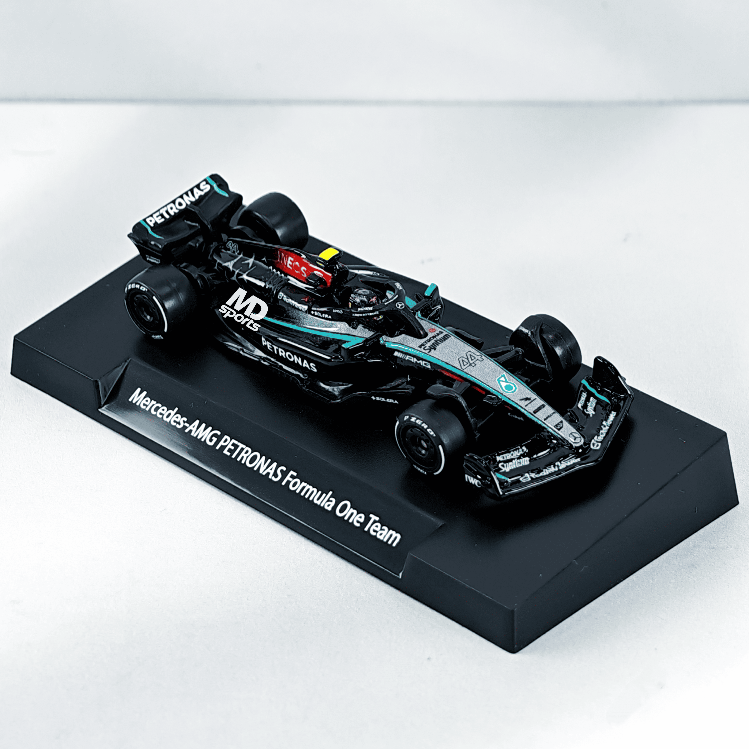 Mercedes W15 #44 2024 Lewis Hamilton HotWheels Premium 1:64 - Imagen 4