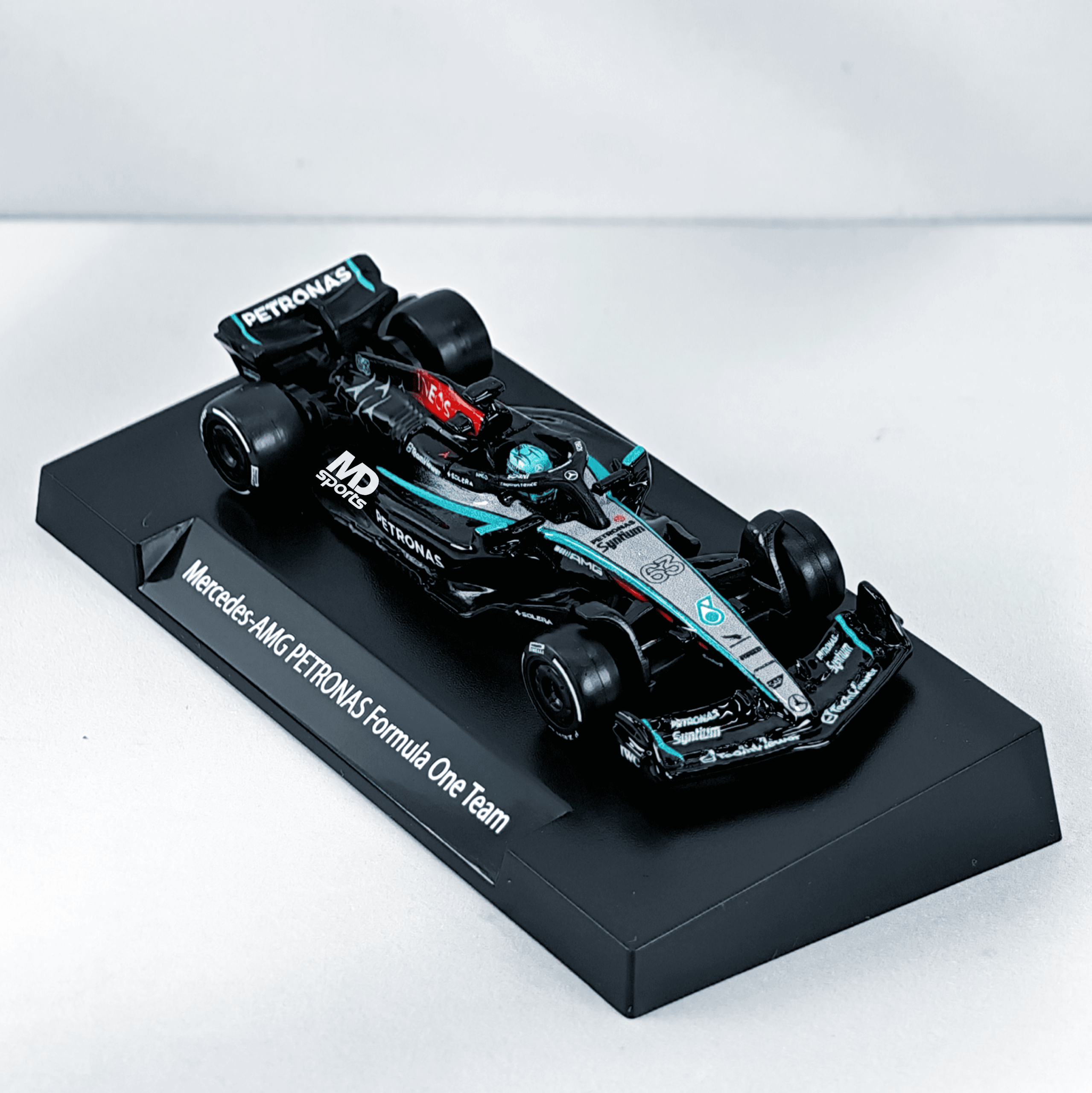 Mercedes W15 #63 2024 George Russell HotWheels Premium 1:64