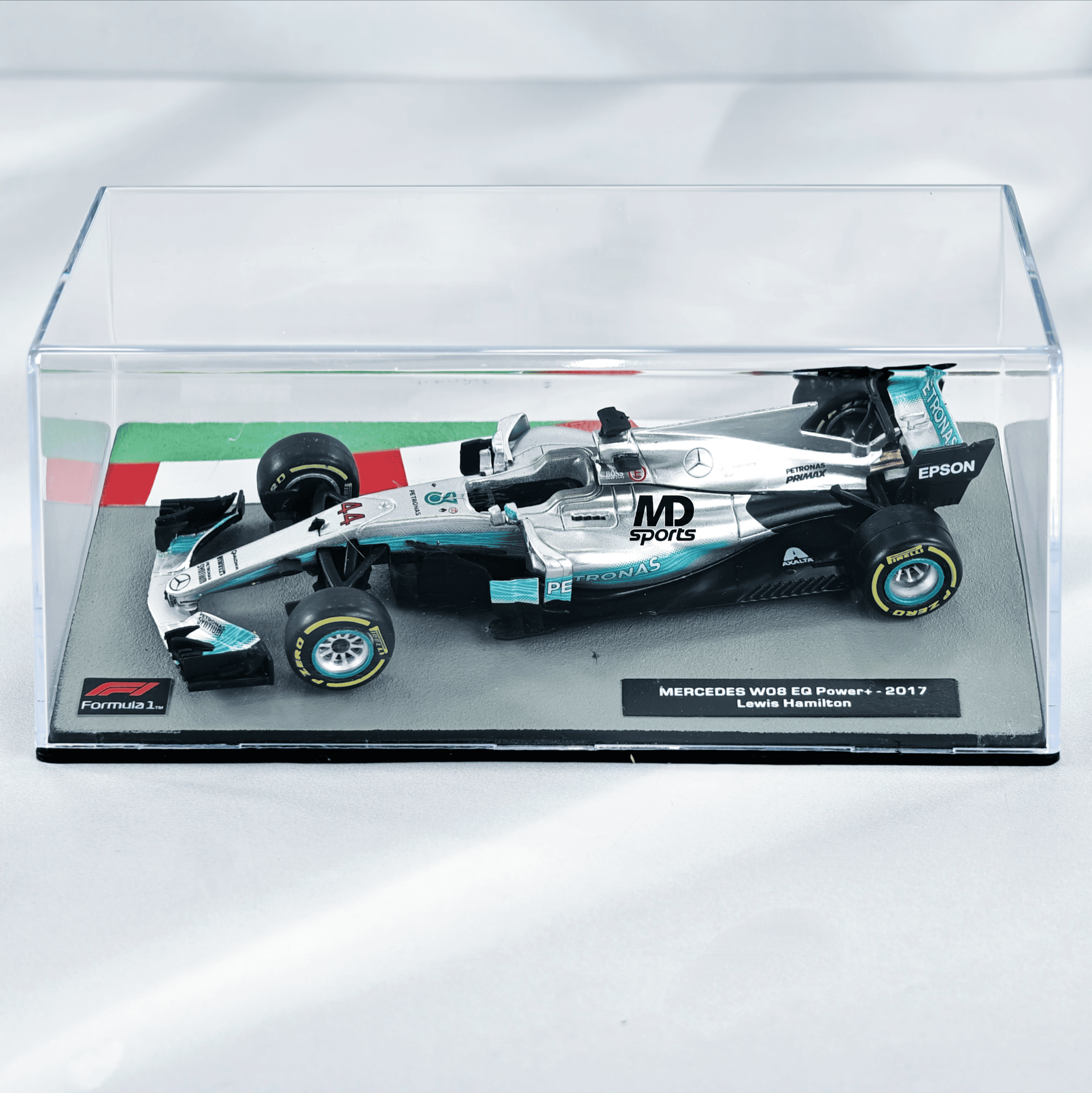 Mercedes W08 EQ Power+ 2017 #44 Lewis Hamilton Caja Acrilica Altaya 1:43