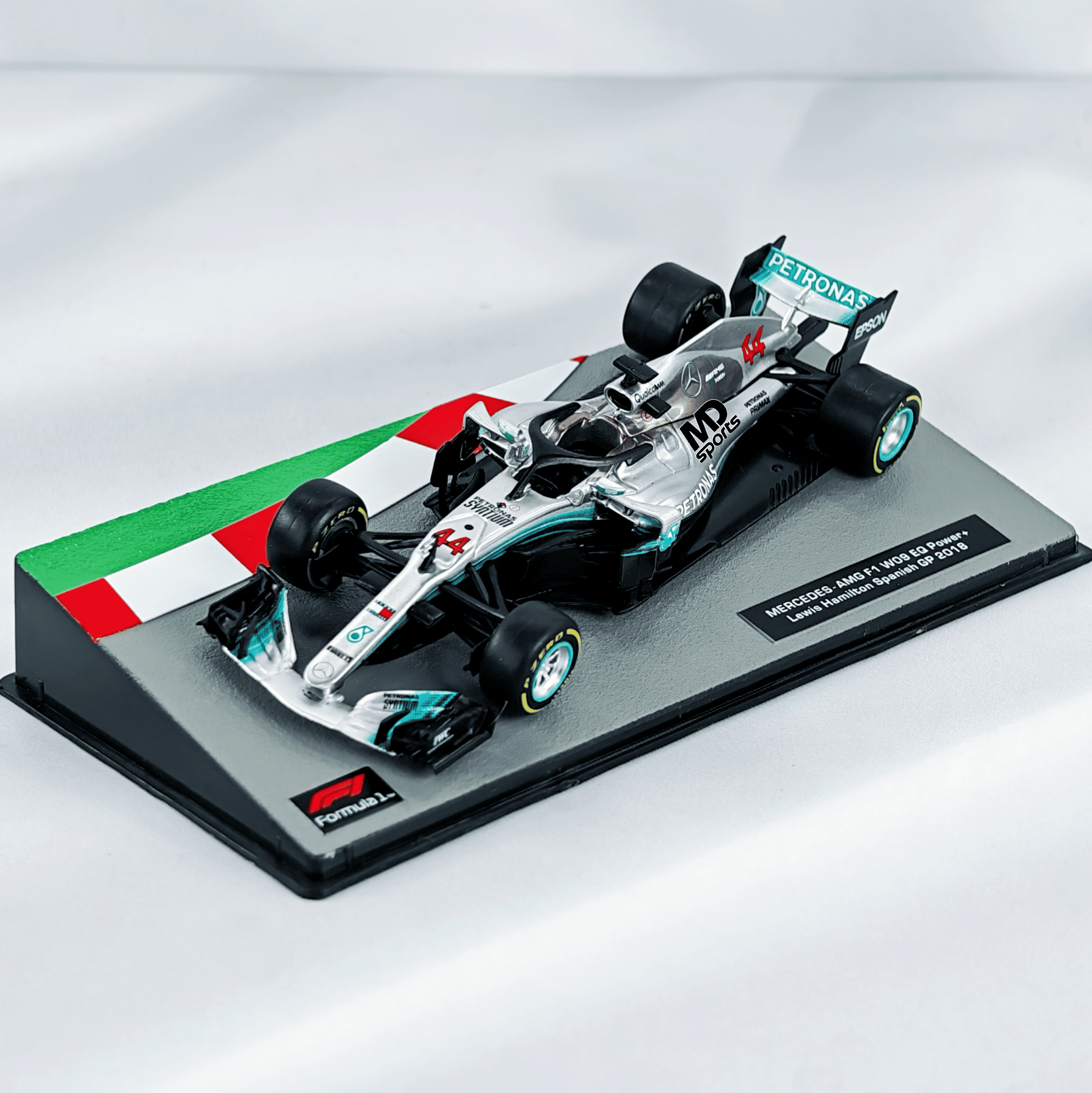 Mercedes W09 EQ GP España 2018 #44 Lewis Hamilton Caja Acrilica Altaya 1:43
