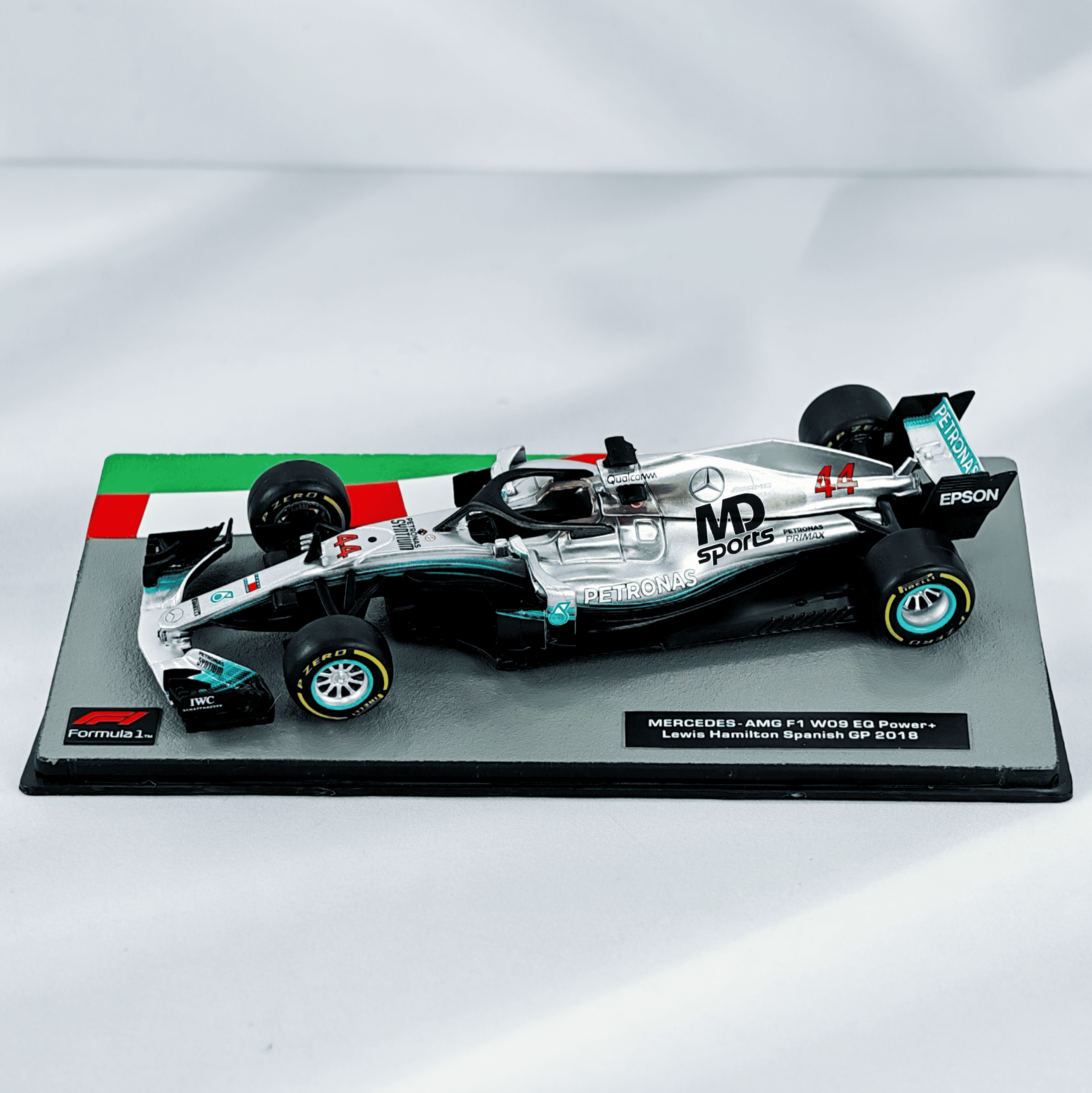 Mercedes W09 EQ GP España 2018 #44 Lewis Hamilton Caja Acrilica Altaya 1:43 - Imagen 3