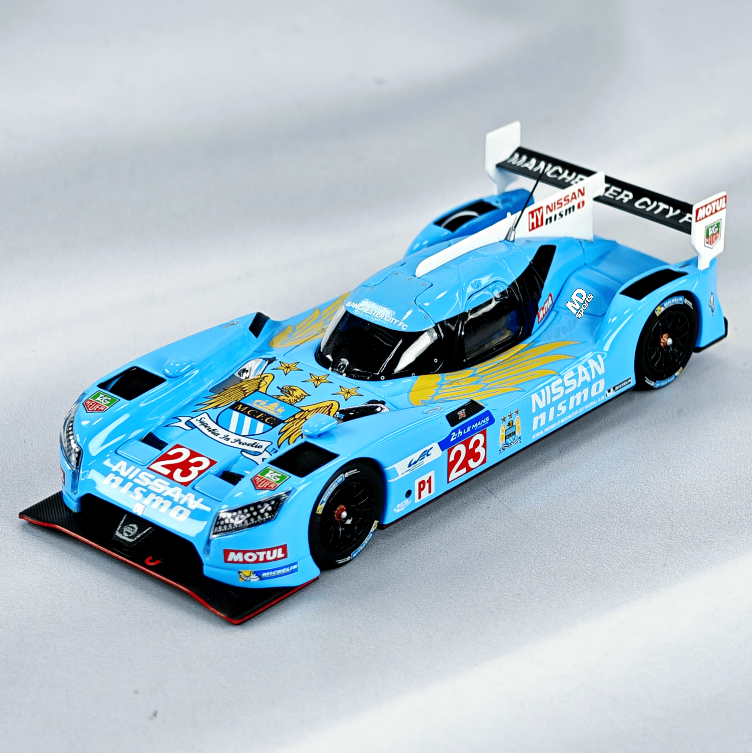 Nissan GTR LM Nismo Manchester City FC 2015 #23 Jann Mardenborough Caja Acrilica Ebbro 1:43