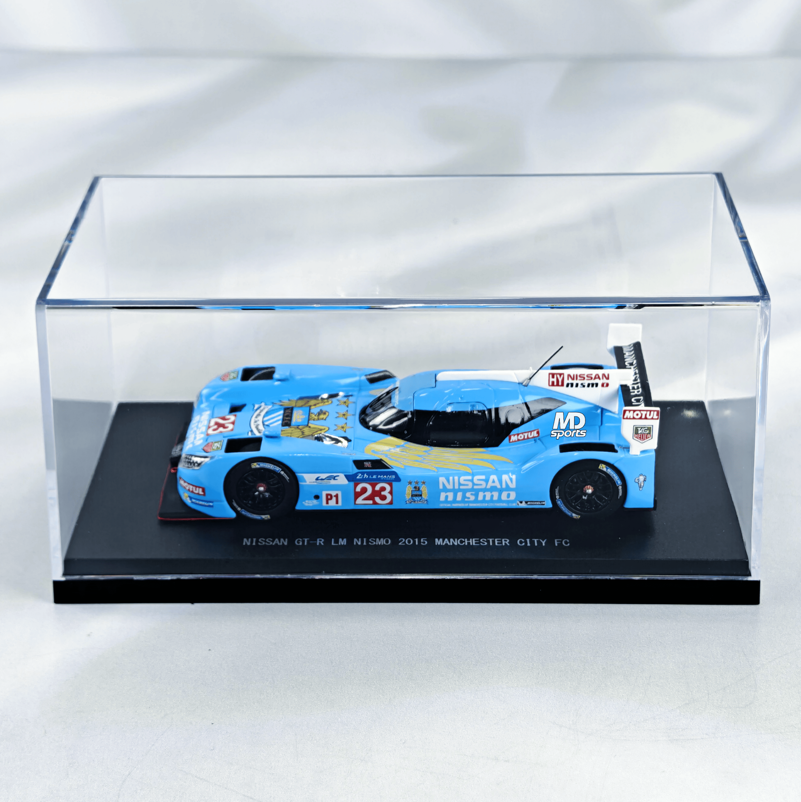 Nissan GTR LM Nismo Manchester City FC 2015 #23 Jann Mardenborough Caja Acrilica Ebbro 1:43 - Imagen 3